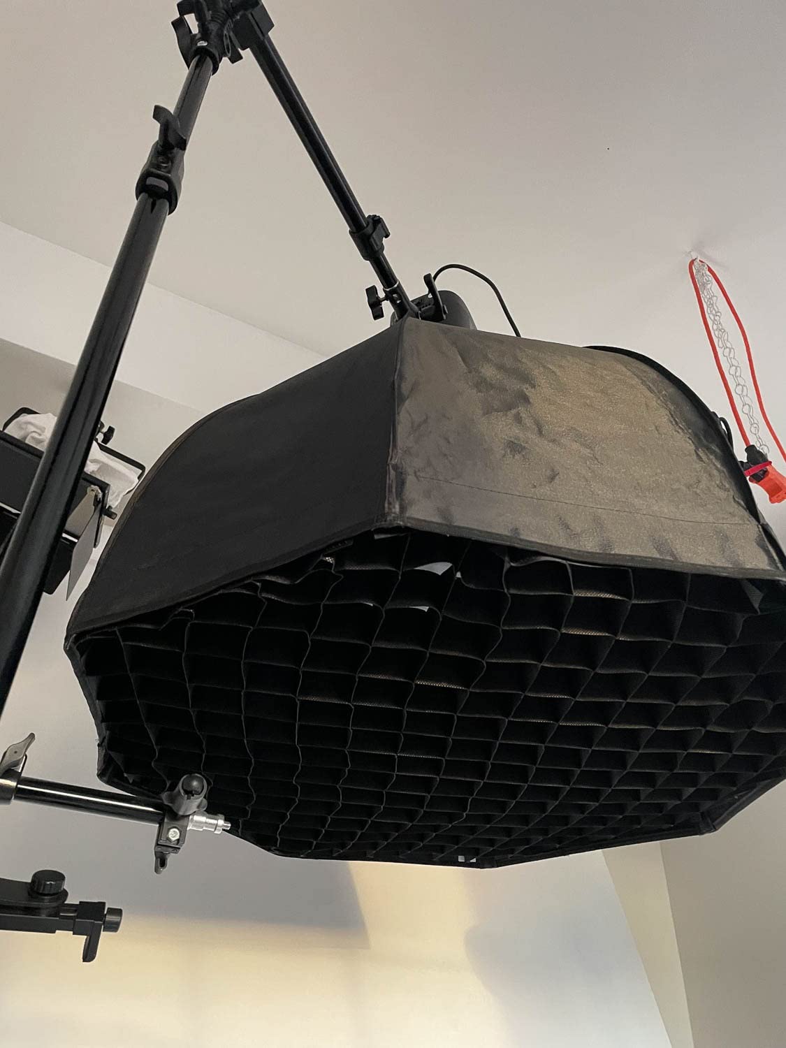 NEEWER Air Cushioned Aluminum Light Stand, 9.8ft/3m Adjustable Photography Stand with Boom Arm, Counterweight, Sandbag, 1/4