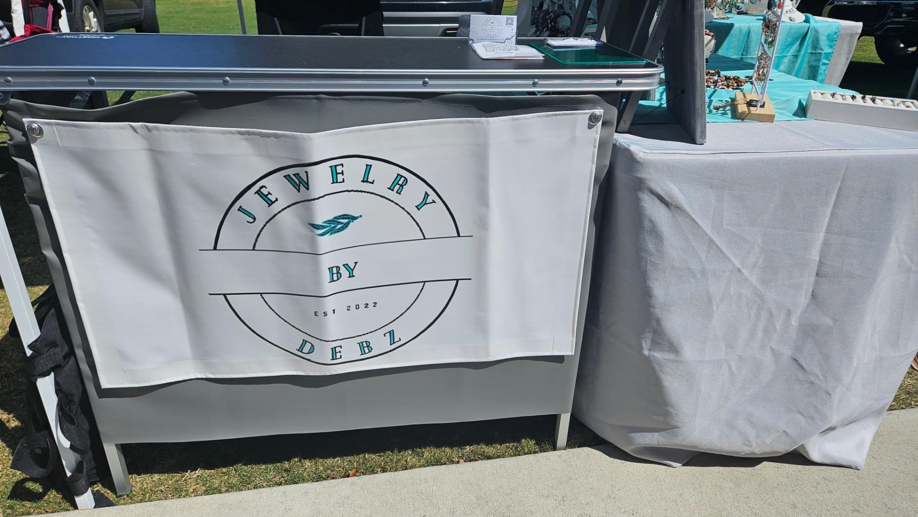 Giantex Portable Bar Table for Events, Folding Mobile Bartending Station with Storage Shelves, Removable Privacy Skirt, Carrying Case, for Parties, Catering, Trade Shows (Black, 43.5''L x 34.5''H) customer photo 1