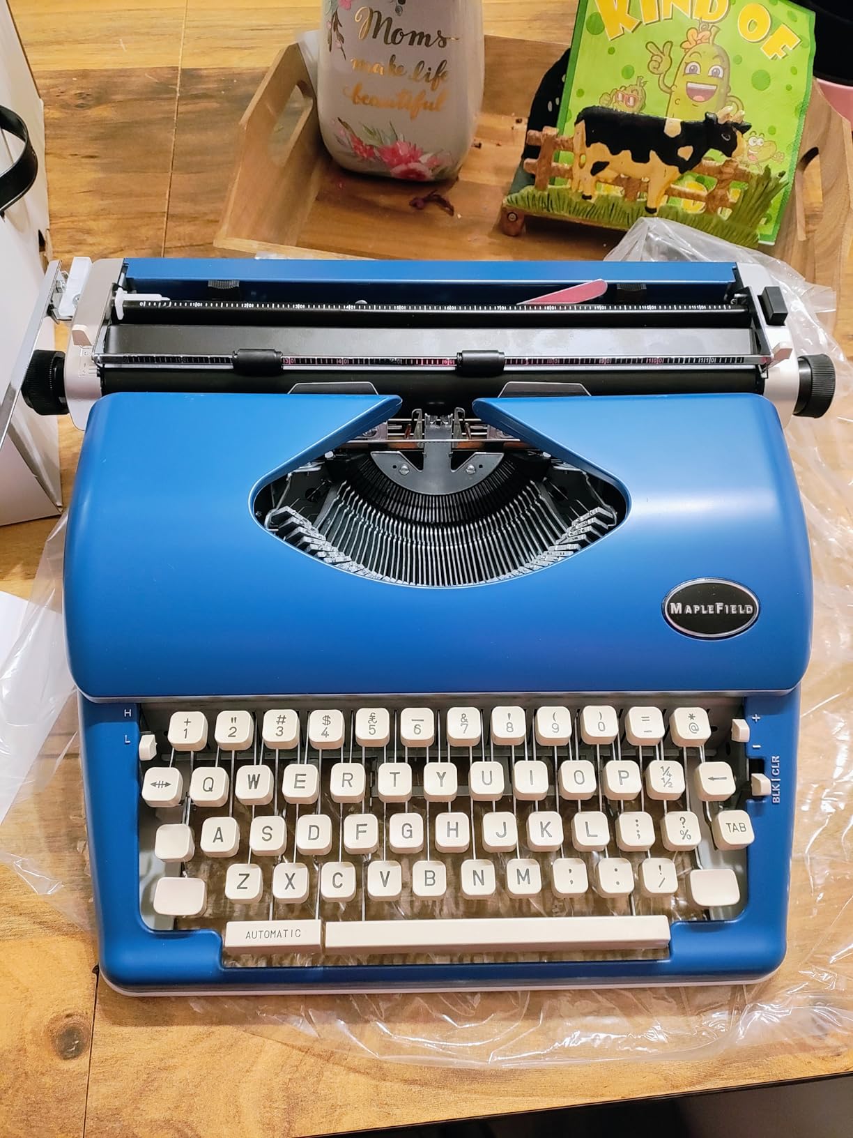 Maplefield Vintage Manual Typewriter Machine - Red Typewriter for Writers & Authors - Antique Desk Decor & Office Accessory - Compact Design & Easy Setup customer photo 1