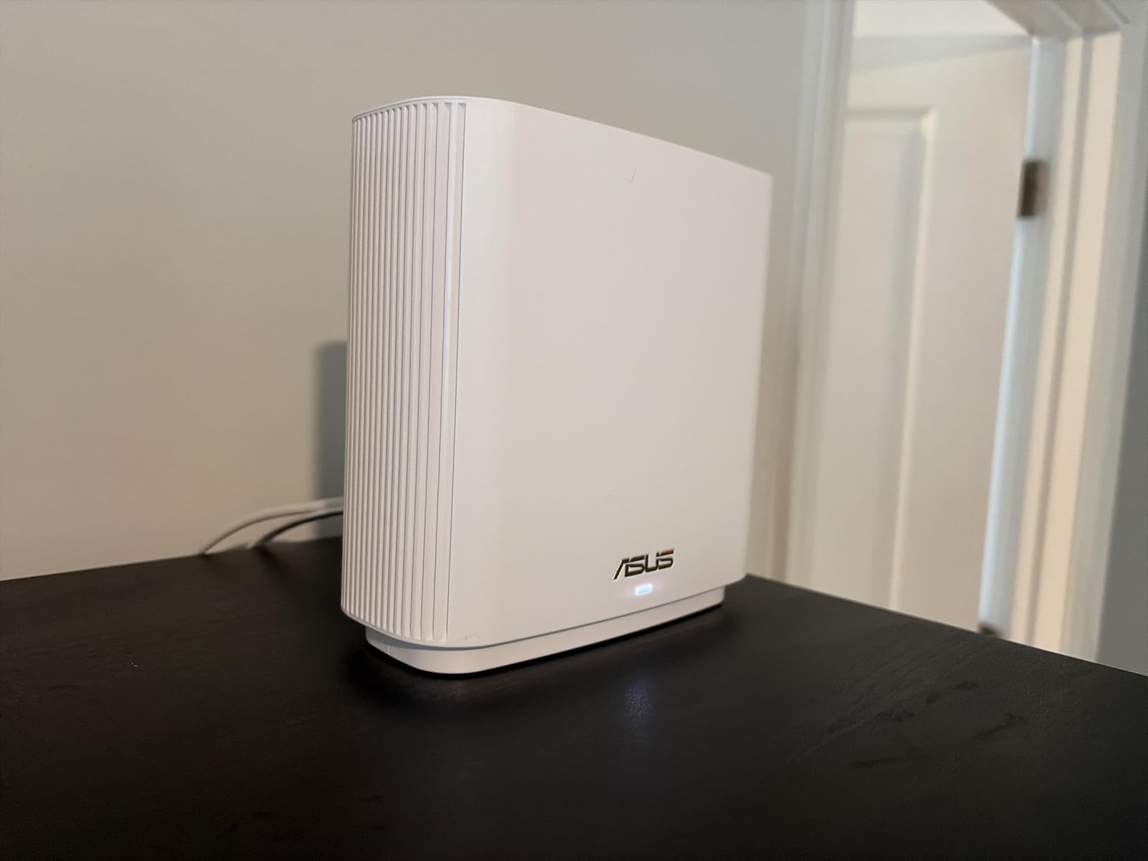 ASUS ZenWiFi XT9 AX7800 Tri-Band WiFi6 Mesh WiFiSystem (2Pack), 802.11ax, up to 5700 sq ft & 6+ Rooms, AiMesh, Lifetime Free Internet Security, Parental Controls, 2.5G WAN Port, UNII 4, White customer photo 2