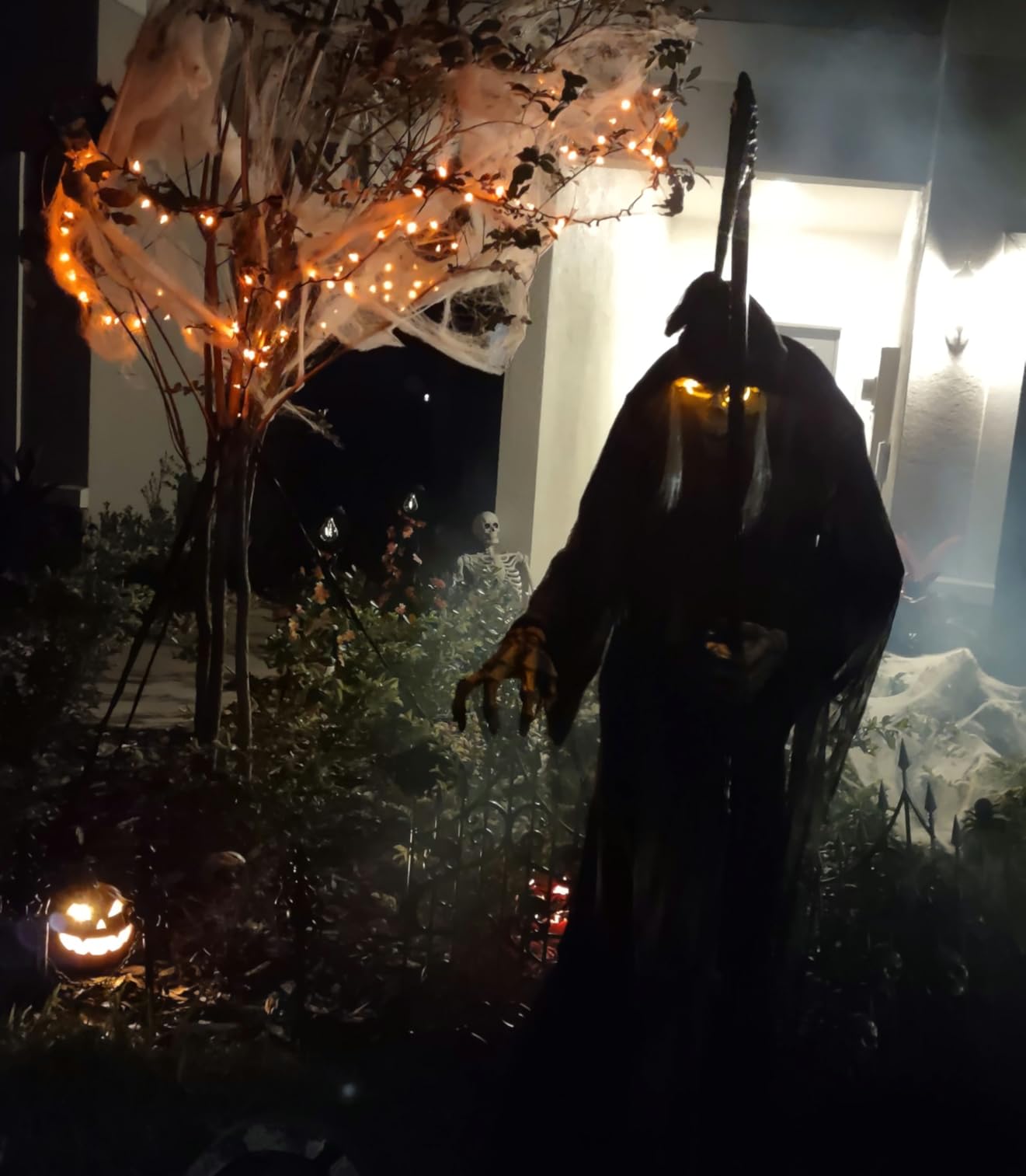 Fun Costumes 6FT Lunging Grim Reaper Animatronic Outdoor Decoration, Terrifying Scary Creepy Black Life Size Halloween Yard Decor Seasonal Visions International Standard customer photo 1