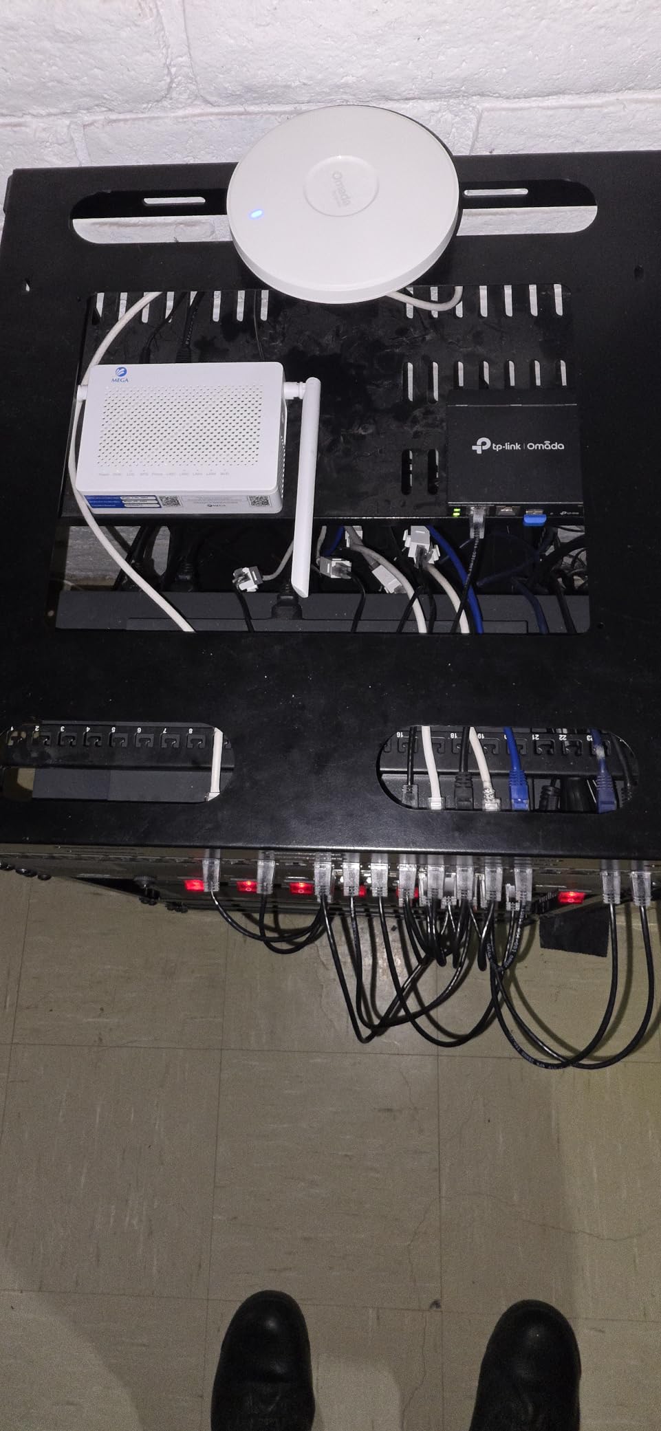 TP-Link ER8411 Enterprise Wired 10G VPN Router - Up to 10 WAN Ports, High Network Capacity, SPI Firewall, Support Omada SDN, Load Balance, Lightning Protection, 5 Yr Manufacturer Warranty, Dual-Band customer photo 2