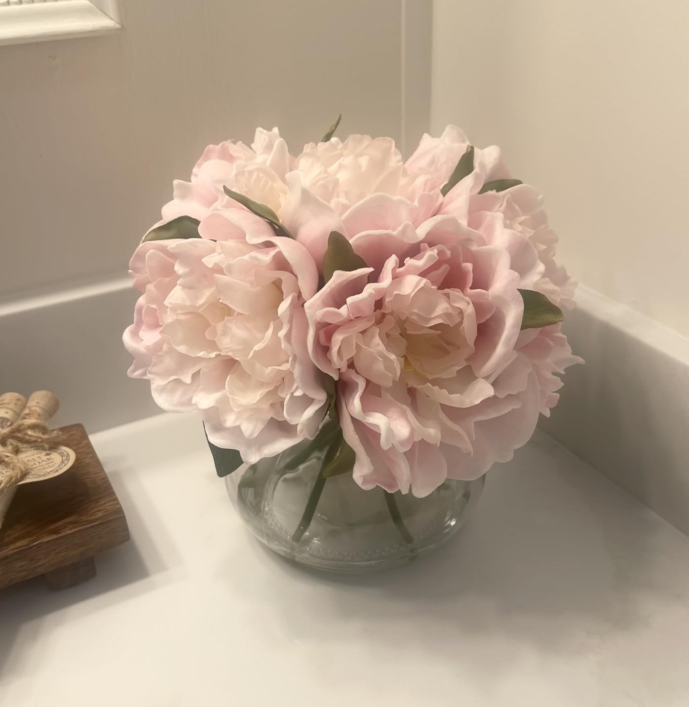 Hollyone Hydrangea Artificial Flowers with Vase White Silk Fake Flowers Arrangements in Glass Vase with Faux Water for Home Bathroom Office Table Centerpiece Shelf Decorations customer photo 2