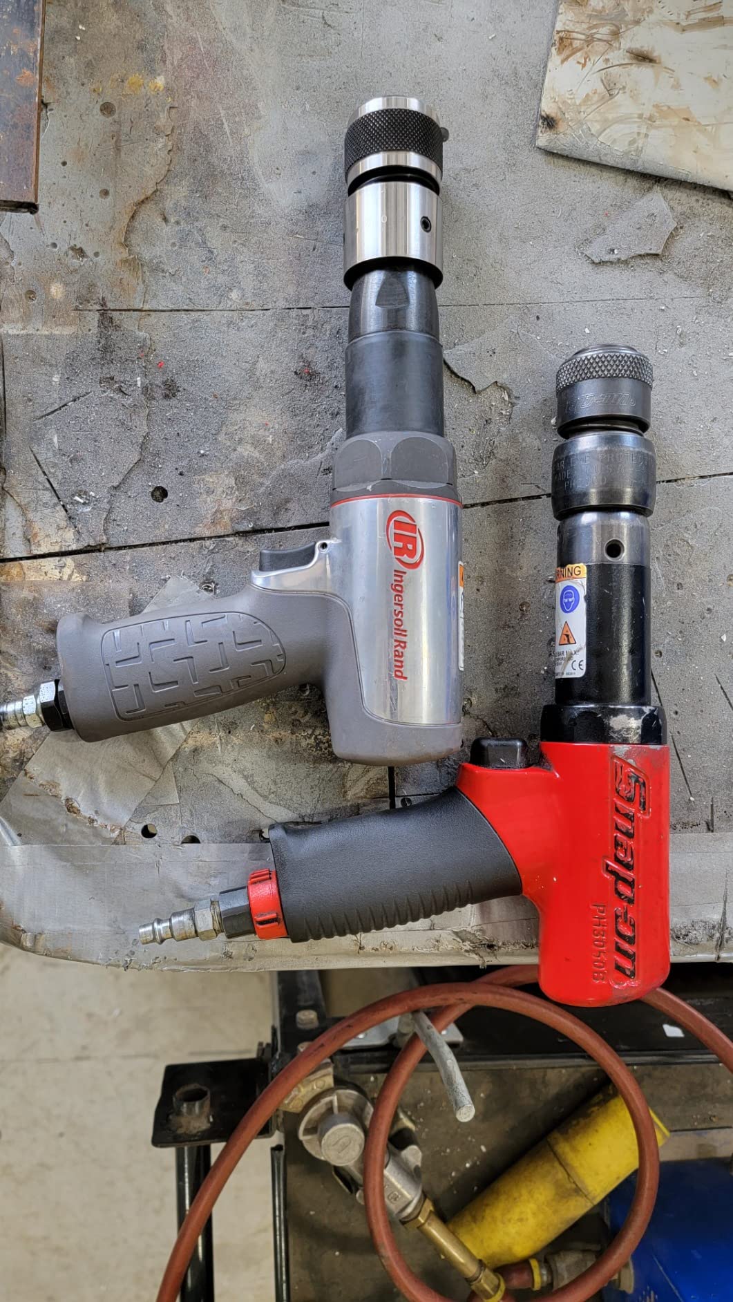 Ingersoll Rand 135MAXK Vibration Reduced Quick-Change Air Hammer 5-Piece Chisel Set, 2,600 BPM, 3