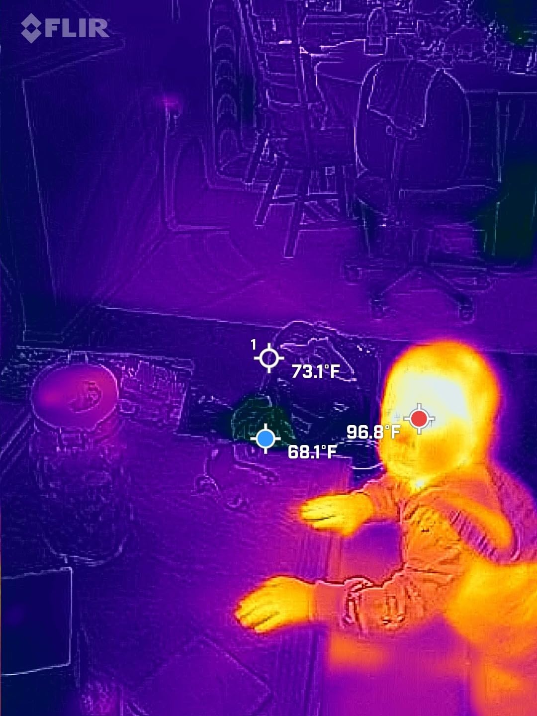 Flir Edge Pro - Wireless Bluetooth Thermal Imaging Camera for Smartphones, Compatible with All iOS and Android Devices, 480x360 Super Resolution (160x120 Native IR) customer photo 2