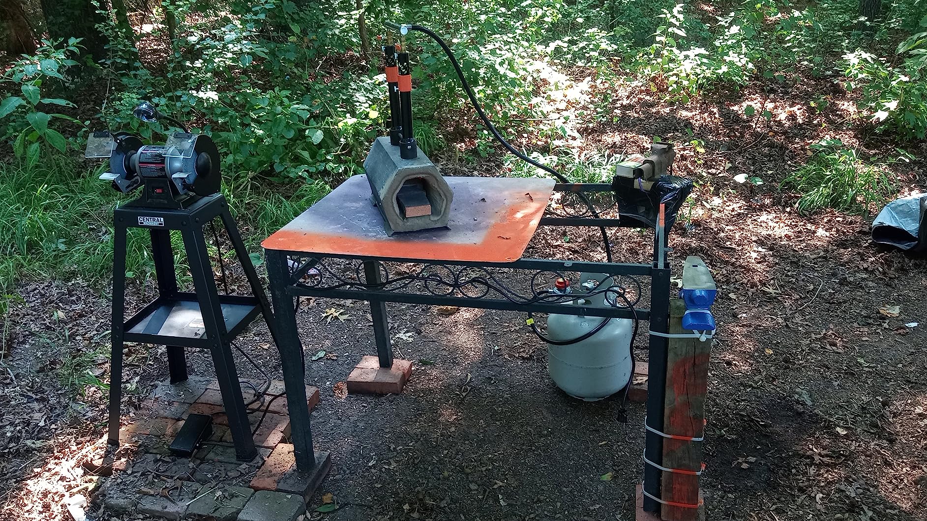 VEVOR Portable 2 Burner Propane Forge, 2600°F Metal and Knife Blacksmithing Forges, Large Capacity Farrier Forging Tools and Equipment, Complete Mini Forge Kit customer photo 2