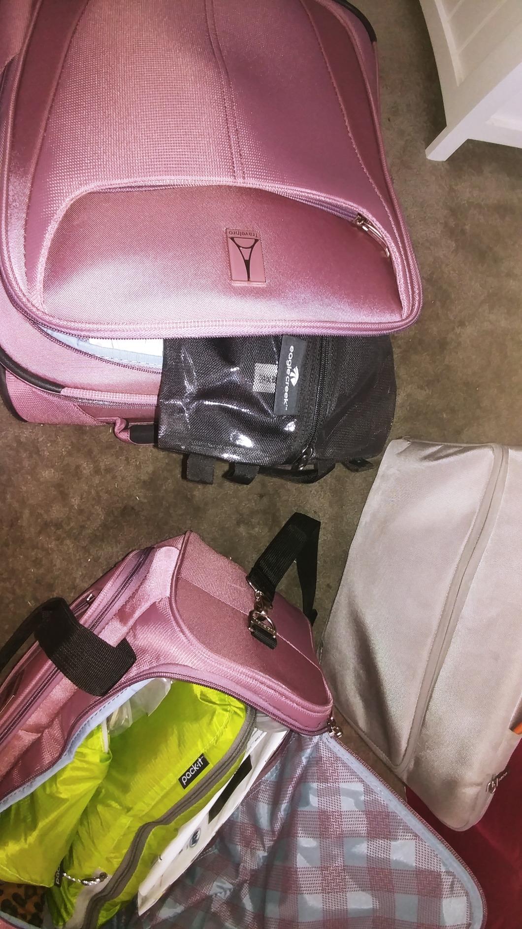 Travelpro Maxlite 5 Softside Expandable Luggage with 4 Spinner Wheels, Shadow Grey, 2-Piece Set (21/25) customer photo 2