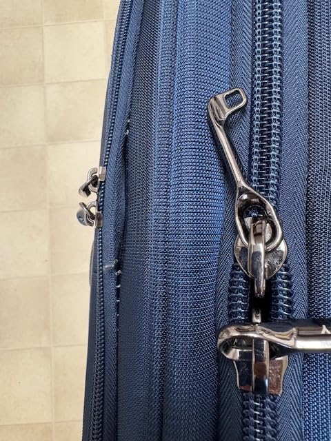 DELSEY PARIS Helium DLX Softside Expandable Luggage with Spinner Wheels, Navy Blue, 3 Piece Set (20/25/29) customer photo 2