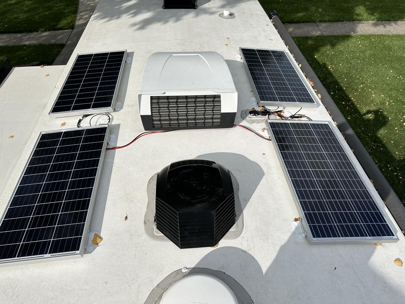 ExpertPower 1200W 12V Solar Panel Kit | 1200W Mono Rigid Solar Panels, 100A MPPT Solar Charge Controller | RV, Trailer, Camper, Marine, Off Grid, Solar Projects customer photo 1