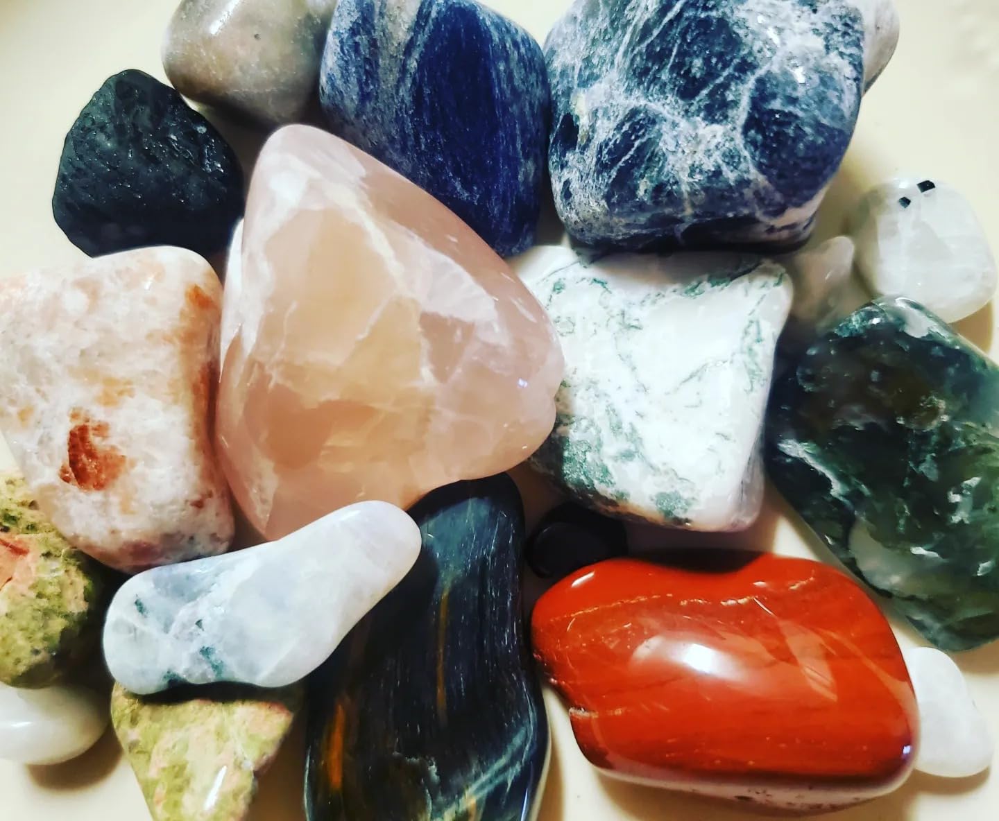 WireJewelry Pro-Series Double Barrel Rock Tumbler Kit - Includes 3 Pounds of Gemstones of The World Stone Mix and 2 Batch of 4 Step Abrasive Grit and Polish customer photo 1