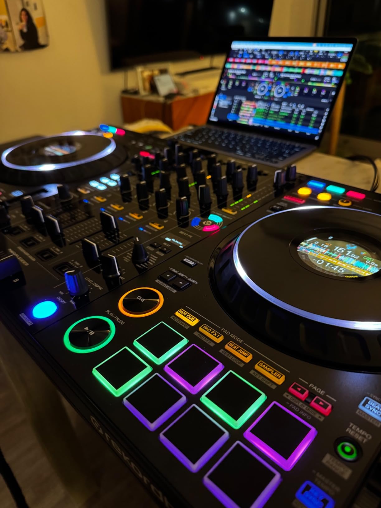 Pioneer DJ DDJ-FLX10 Limited Edition - 4-channel DJ controller for Rekordbox & Serato - Black customer photo 2