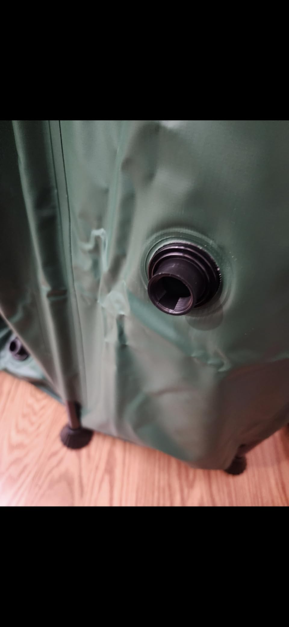 VIVOSUN Collapsible Rain Barrel, 132 Gallon Water Storage Tank with 1000D Oxford Cloth, Portable Rain Collection System Includes Two Spigots and Overflow Kit, Black customer photo 1