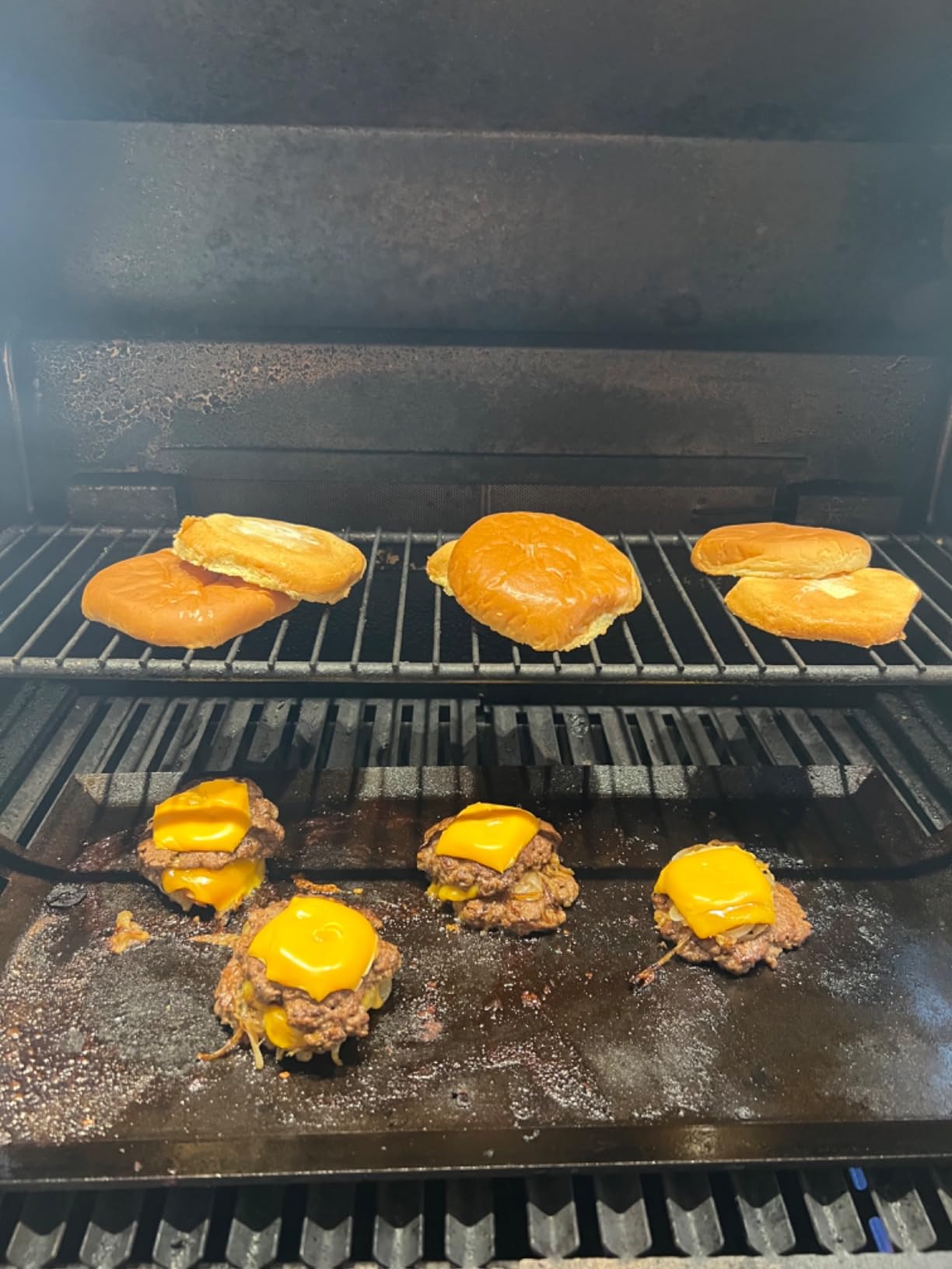 Made In Cookware | Carbon Steel Griddle - (Like Cast Iron, but Better) | Professional Cookware | Crafted in Sweden | Induction Compatible customer photo 1