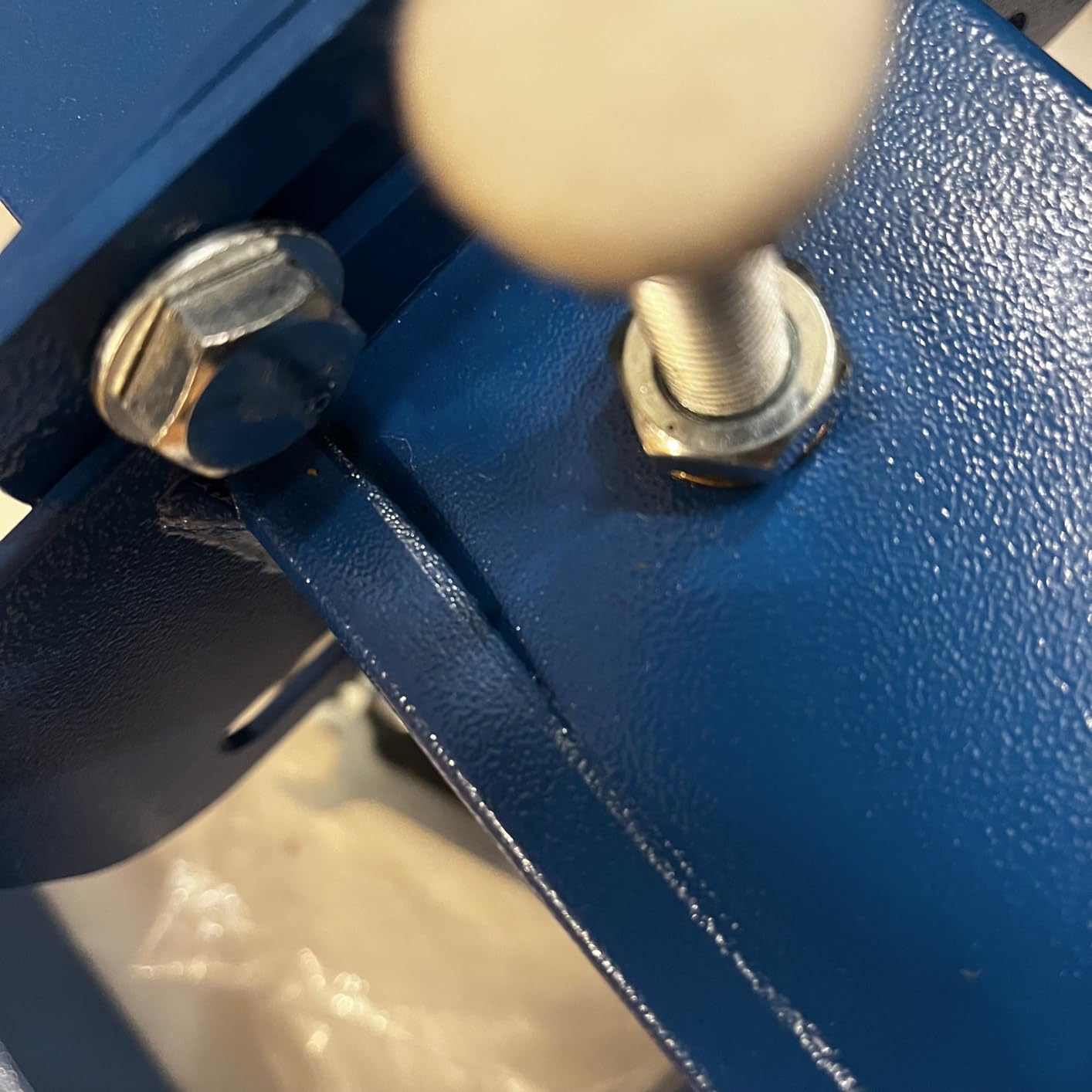 VEVOR Screen Printing Machine, 1 Color 1 Station Silk Screen Printing Press, 21.2x17.7in / 54x45cm Screen Printing Press, Double-Layer Positioning Pallet, Adjustable Tension for T-Shirt DIY Printing customer photo 1