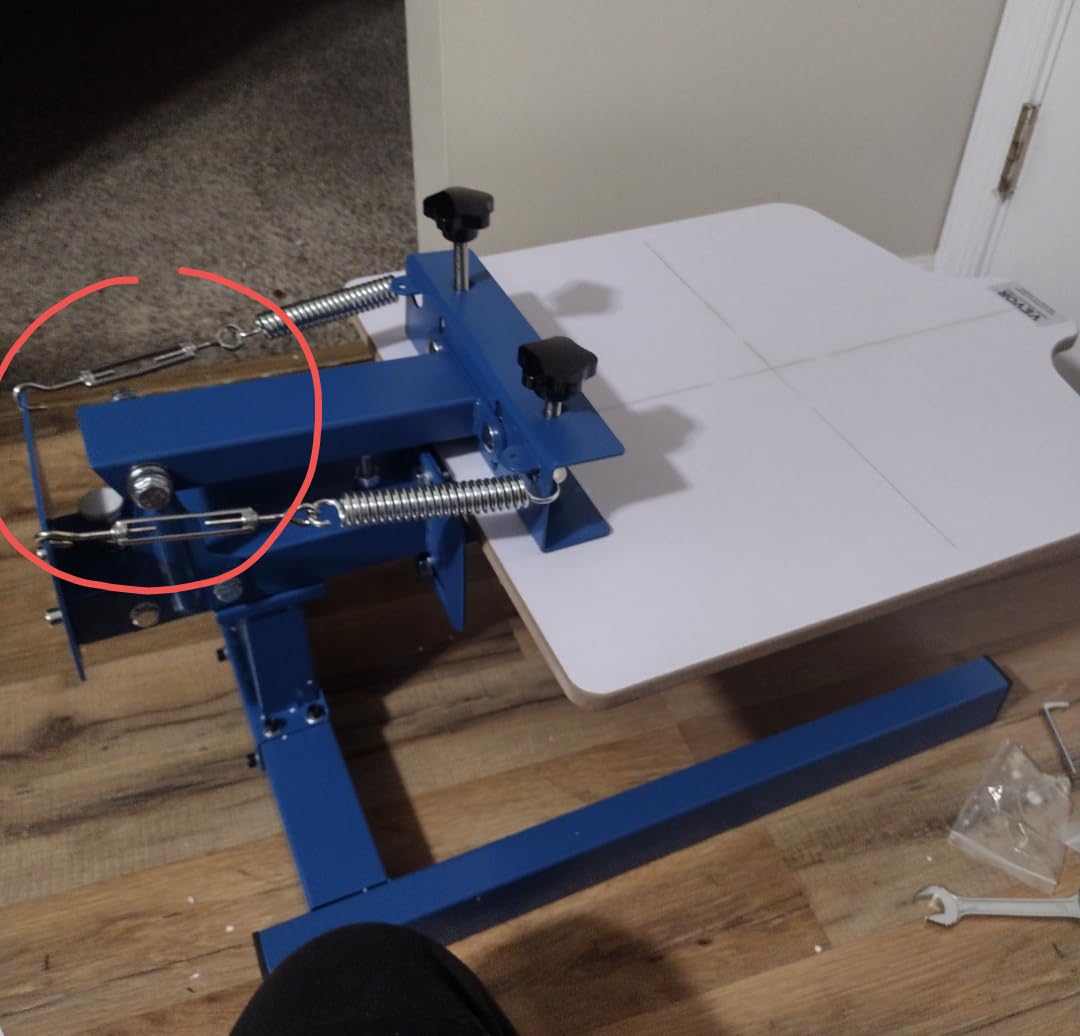 VEVOR Screen Printing Machine, 1 Color 1 Station Silk Screen Printing Press, 21.2x17.7in / 54x45cm Screen Printing Press, Double-Layer Positioning Pallet, Adjustable Tension for T-Shirt DIY Printing customer photo 2