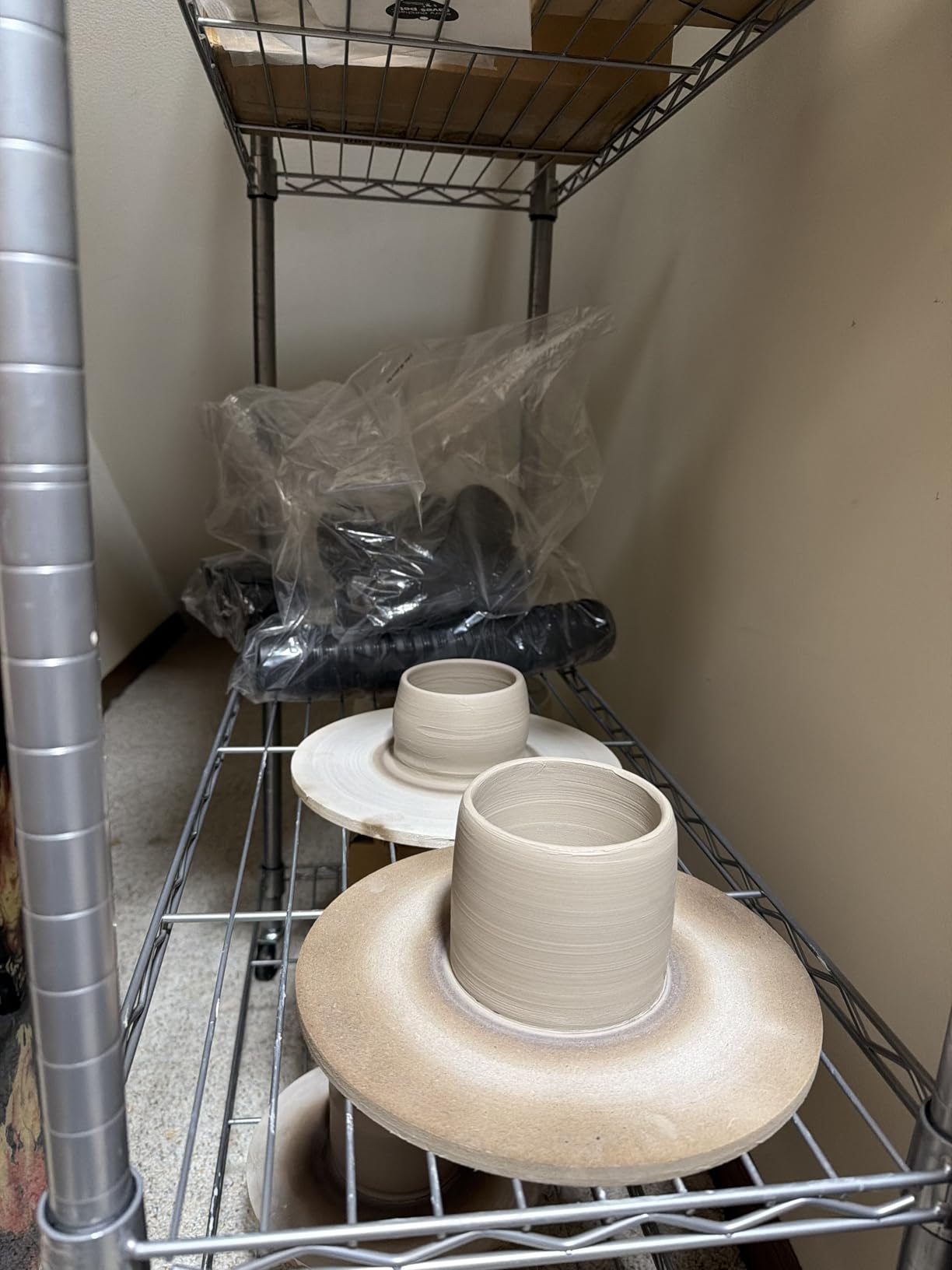 VEVOR 11inch Pottery Wheel, 350W Ceramic Wheel Forming Machine, Adjustable 60-300RPM Speed Handle and Foot Pedal Control, ABS Detachable Basin Sculpting Tool Apron Accessory Kit for Work Art Craft DIY customer photo 2