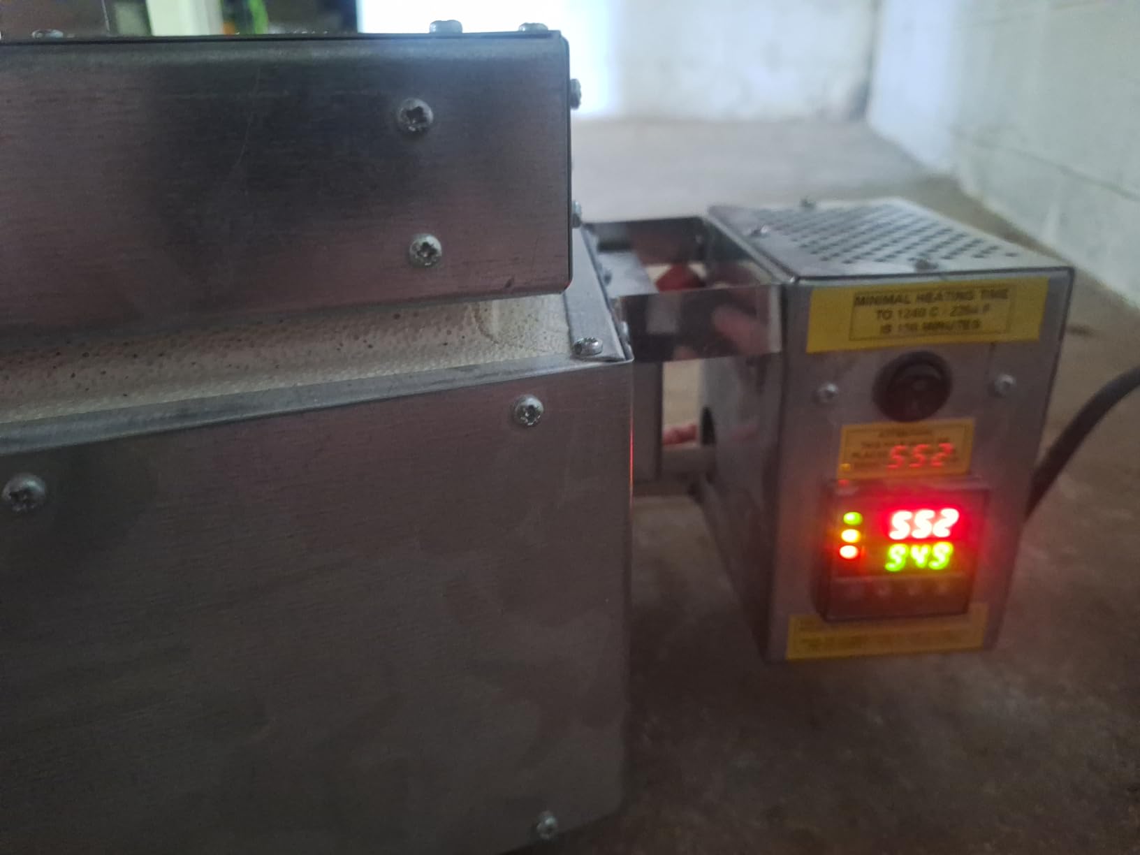 Compact Pentagon Top-Loaded Kiln with 3-L Chamber, 1240 C / 2264 F and Easy-to-Use Temperature/Time Programmer customer photo 1