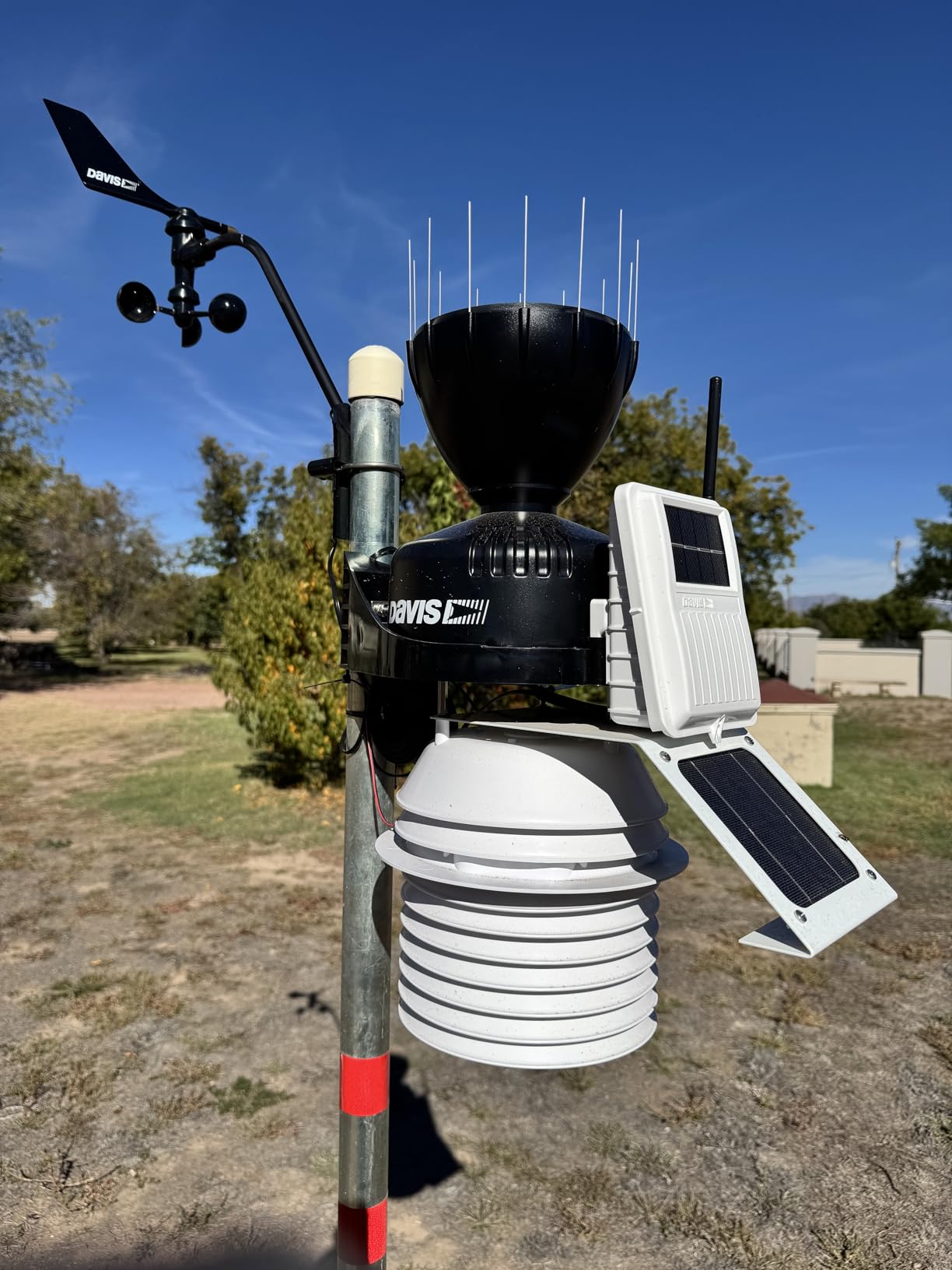 Davis Vantage Pro2 Wireless Weather Station w/WeatherLink Console & 24hr Fan Aspirated Radiation Shield customer photo 1