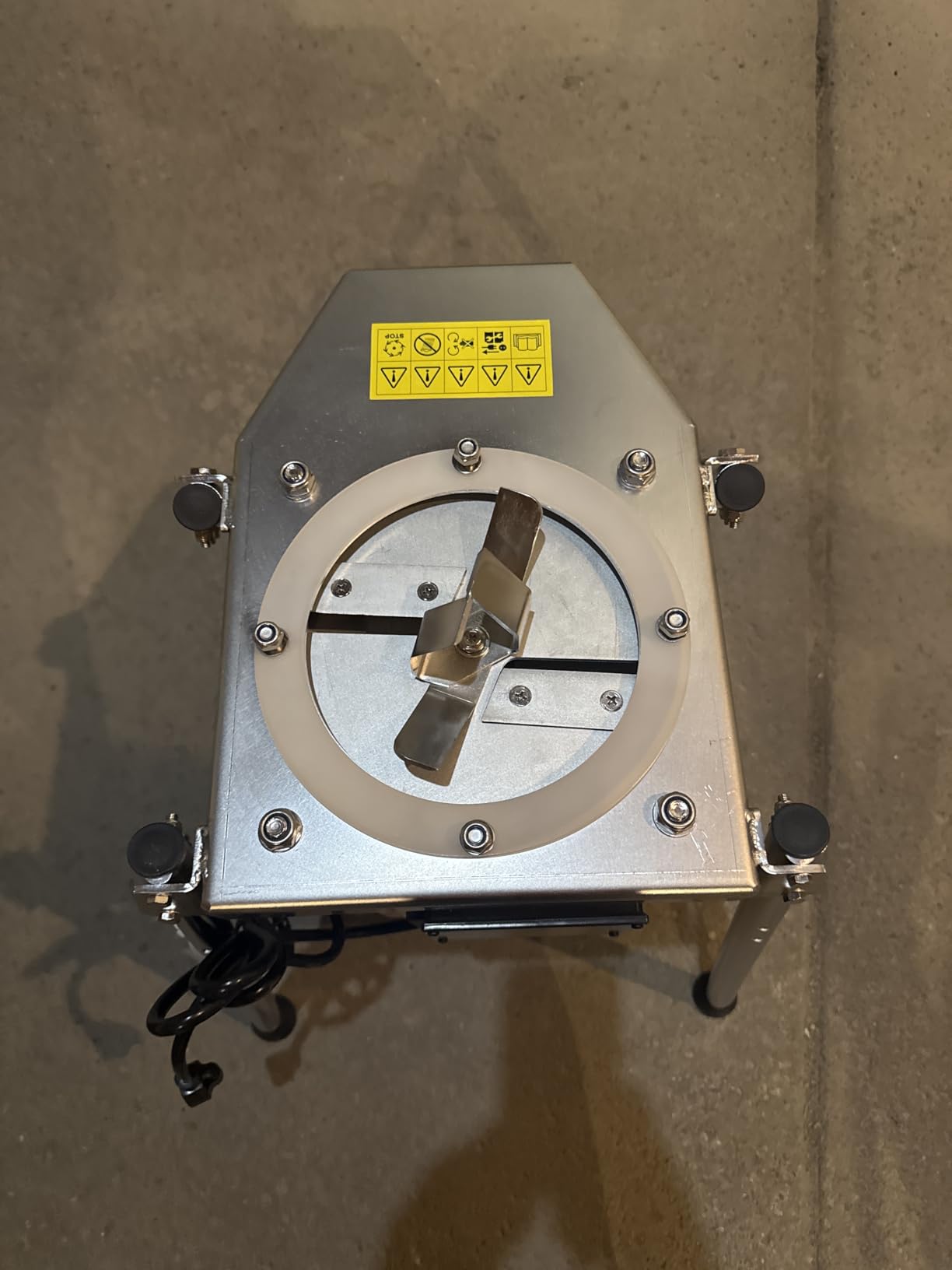 1100W Mosakar Fruit Apple Crusher. Whole Apple Pear Potato Grinder - Make Fine Pulp. Stainless Steel Fruit Scratter Pulper for Wine Juice Cider Press customer photo 1