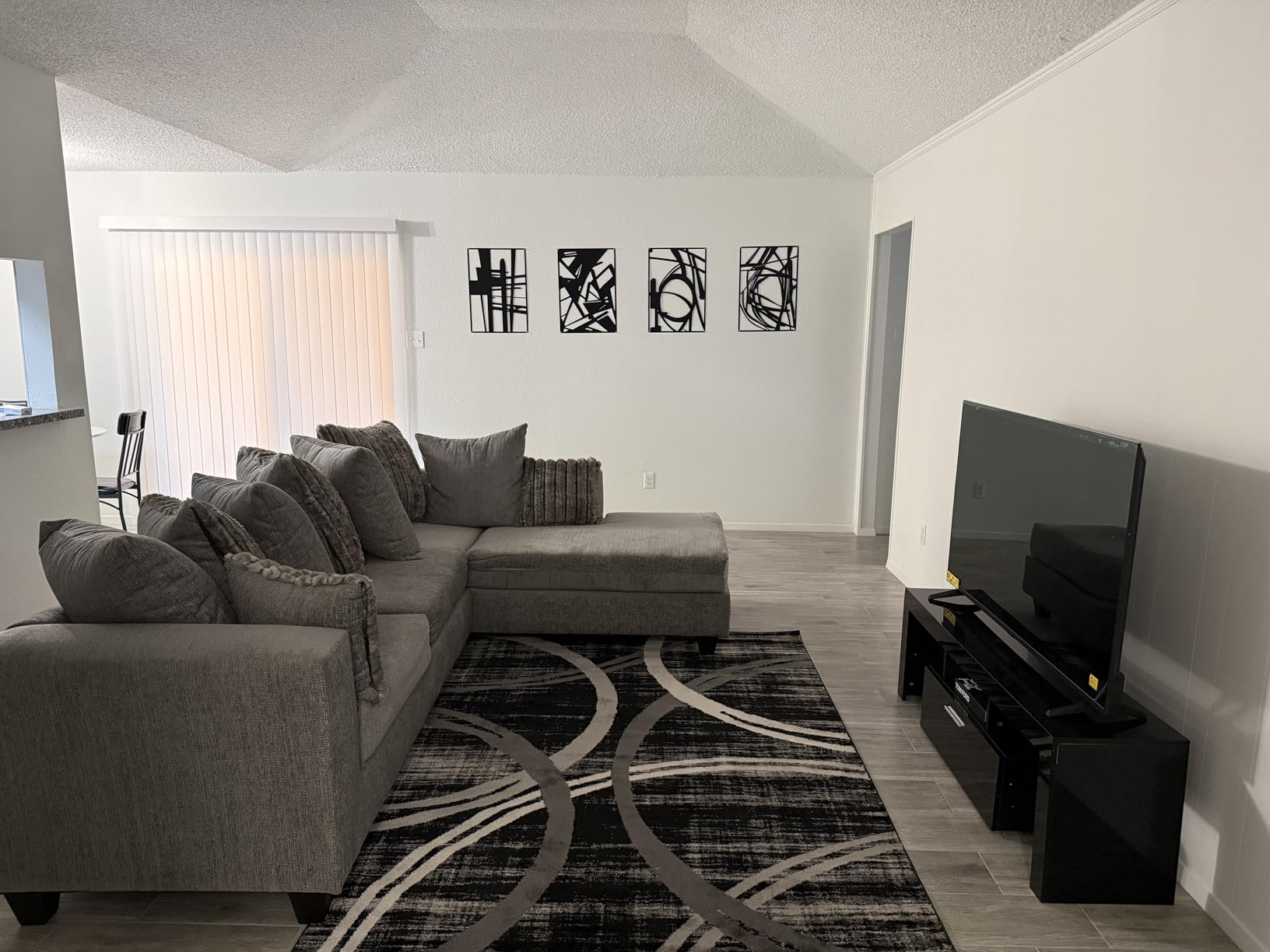 Glamativity 4 Pack Black Abstract Metal Wall Art, Minimalist Décor Single Line Art Wall Décor, 3D Textured Metal Wall Sculptures customer photo 1