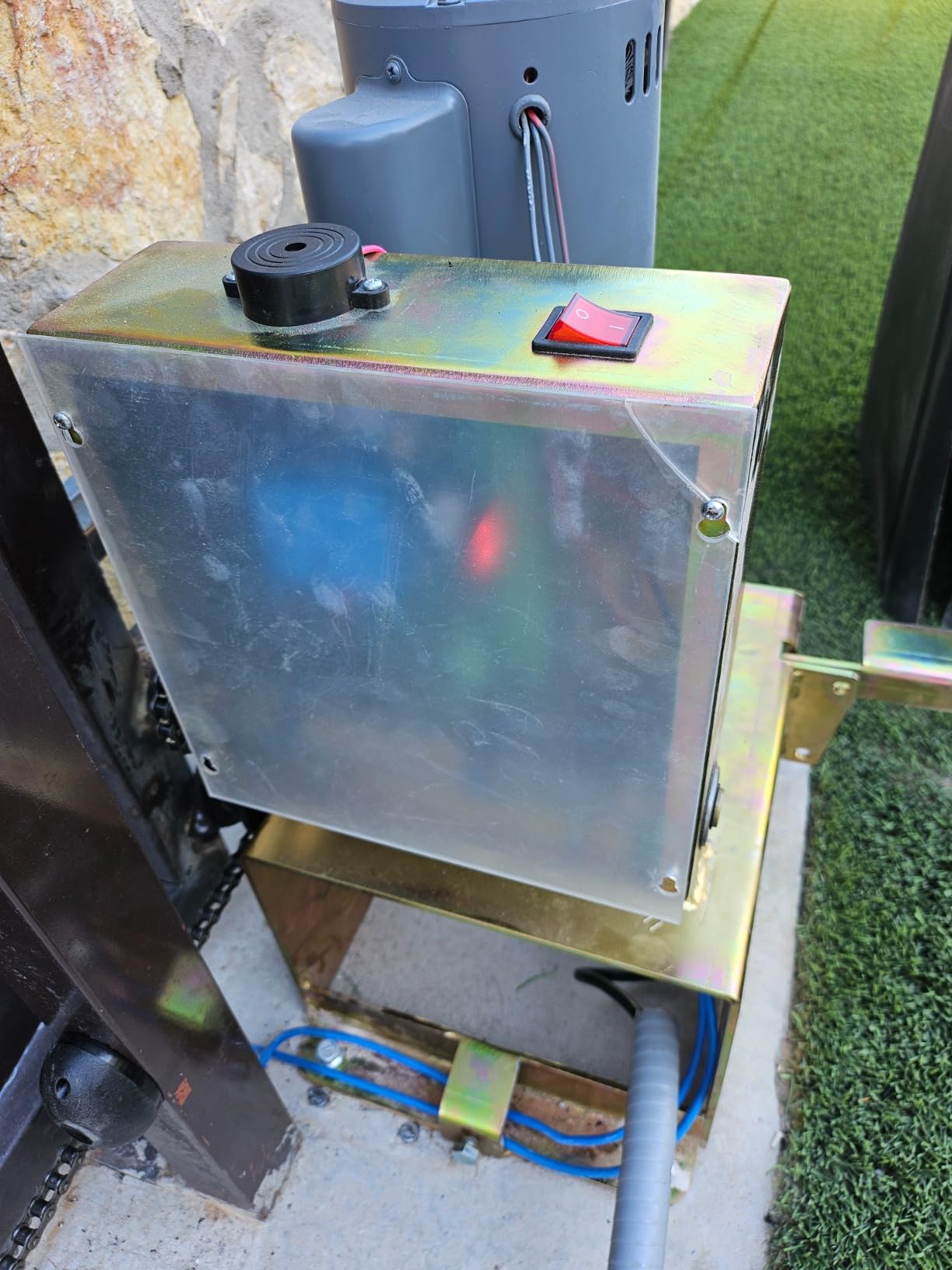 TOPENS LC1100 Automatic Commercial Sliding Gate Opener, Chain Drive Gate Operator for Heavy Driveway Sliding Gate Up to 2800 Pounds, AC Powered with 20ft Roller Chain, 2 Remote Control, Photocell customer photo 2