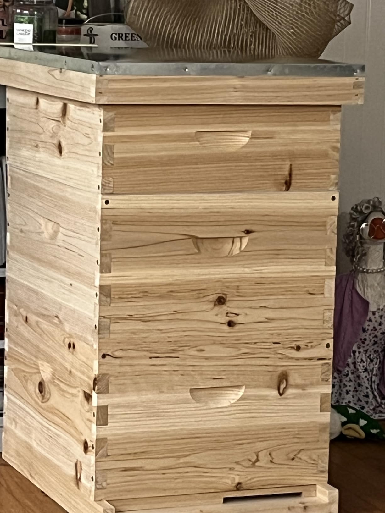 BeeCastle 10-Frame Complete Bee Hives and Supplies Starter Kit, Beehives for Beginners with Beehive Frames and Waxed Foundations (2 Deep Bee Boxes & 2 Medium Super Bee Boxes) customer photo 1