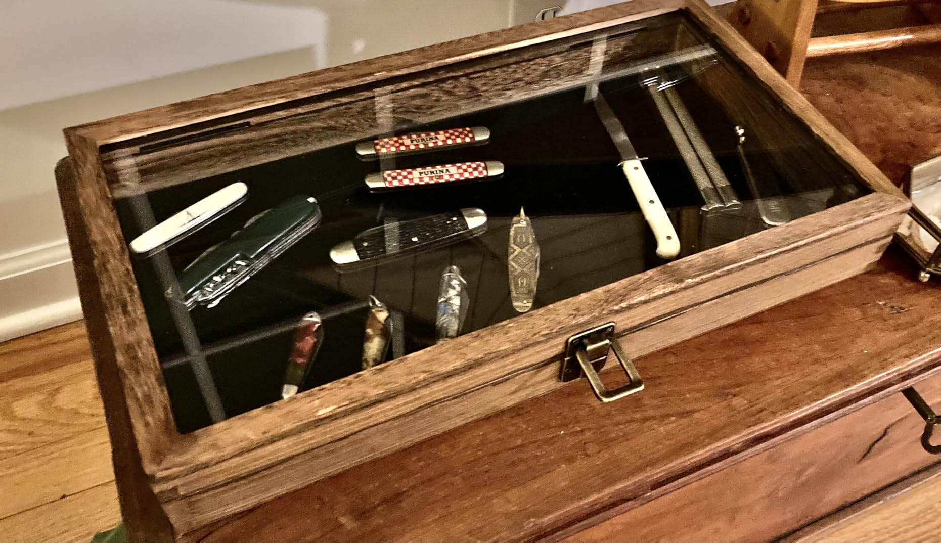 MOOCA Glass Top Wooden Jewelry Display Case with Removable Black Luxurious Velvet Jewelry Display Pad, Deeper 2.75-Inch Design for Taller Collectibles, Brown Color customer photo 1