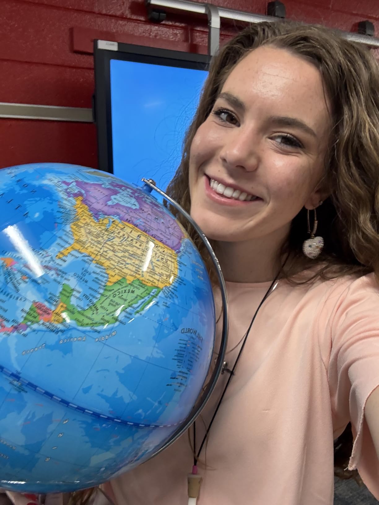 12'' Retro Illuminated World Globe with Wooden Stand, 2-1 Educ & Décor Antique Night Light up Globe Built in LED & HD Printed Map, Antique Illuminated Glob for Adults & Kids, Home Décor, Office customer photo 1