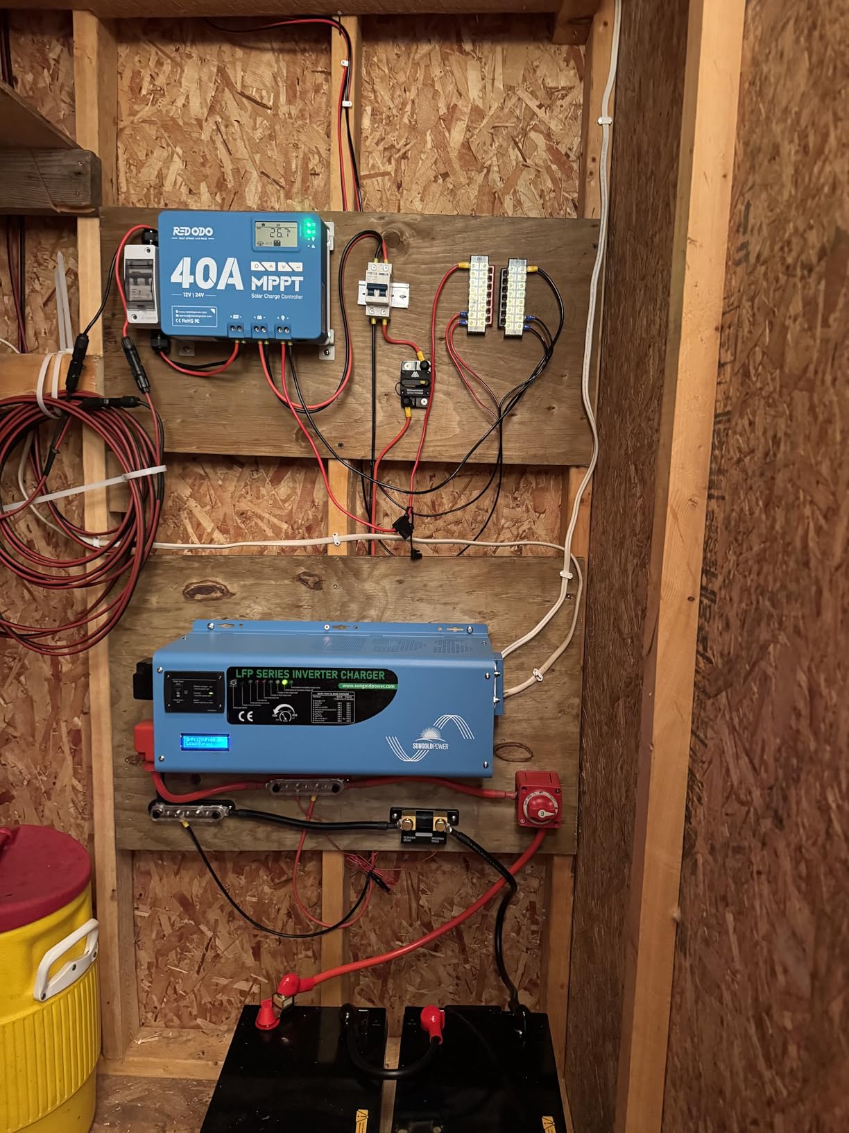 Redodo 40 Amp MPPT 12V/24V DC Input Solar Charge Controller with Built-in Bluetooth Module, Parameter Adjustable LCD Display LED Indicators customer photo 1