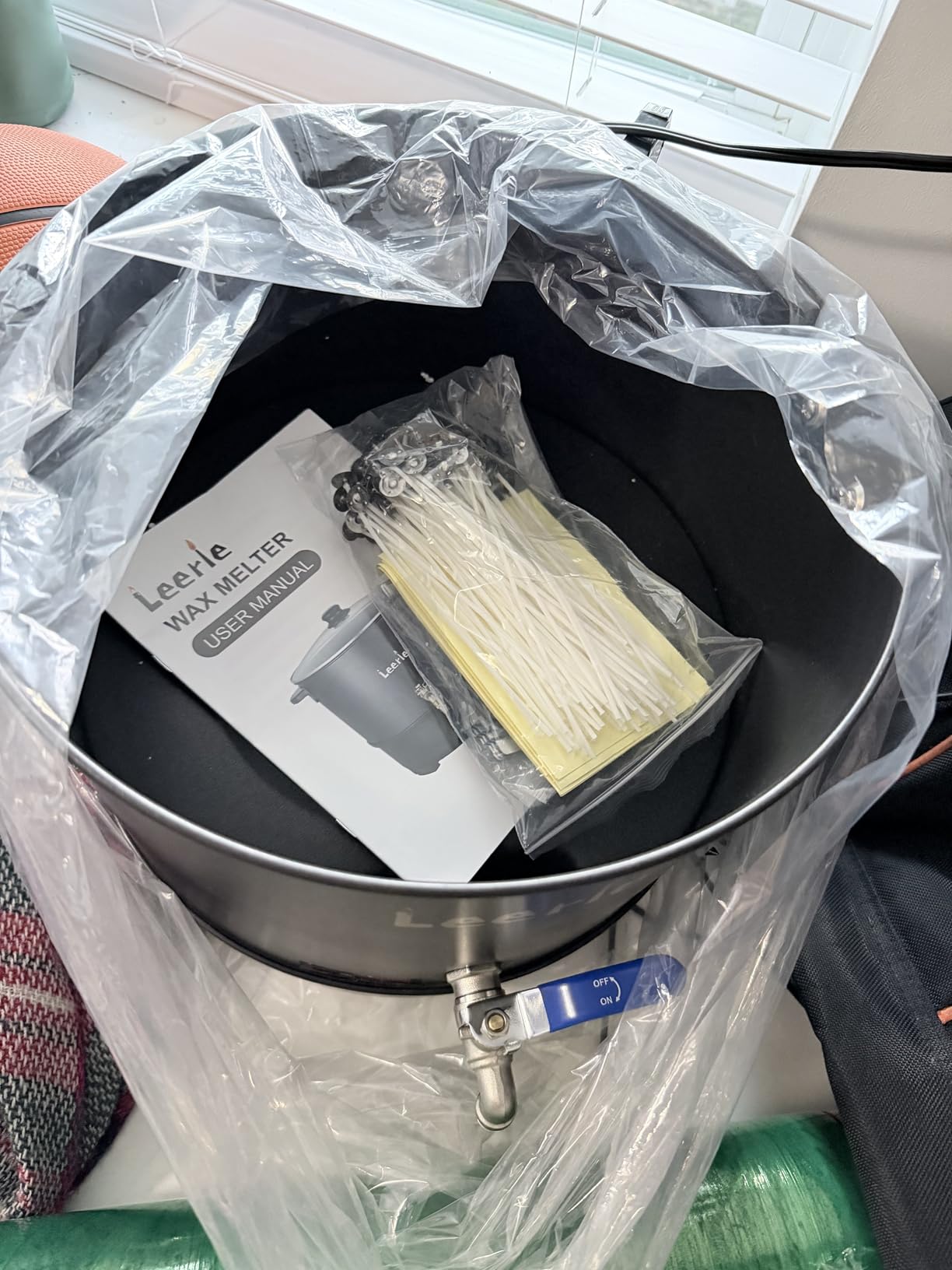 Leerie 20Lbs Commercial Wax Melter for Candle Making, L10 Extra Large Electric Wax Melting Pot Kit for Candle Making Business with Heating Core Brass Spout & Temp Control & Heat Resistant Handle customer photo 1