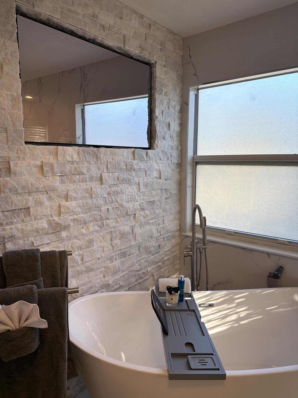 elecsung 43 inch 4K UHD Smart Mirror TV for Bathroom Waterproof ATSC Tuner, Dolby Atmos, Built-in Alexa, Wi-Fi & Bluetooth for Hotel/Kitchen 2026 Model customer photo 1