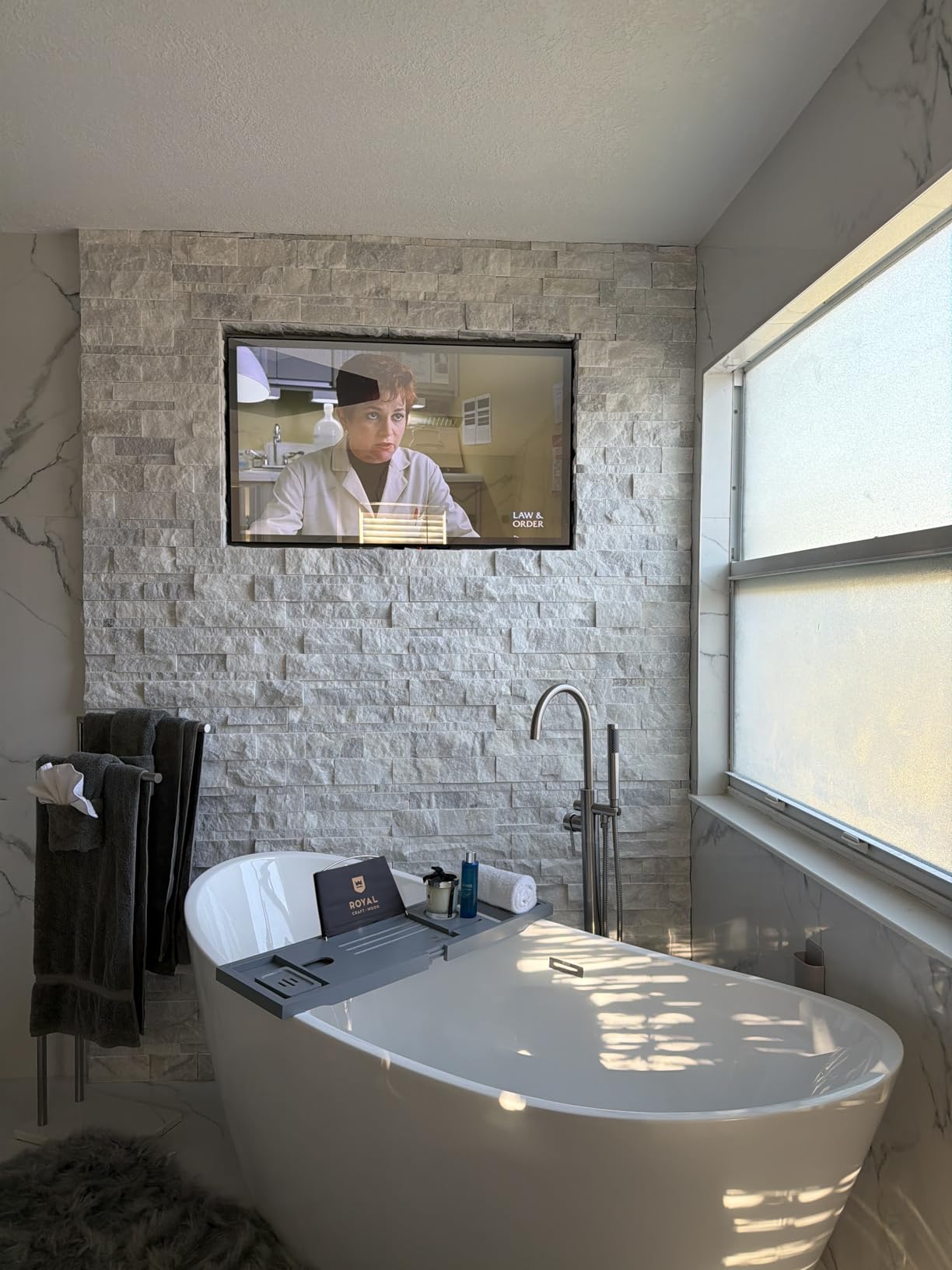 elecsung 43 inch 4K UHD Smart Mirror TV for Bathroom Waterproof ATSC Tuner, Dolby Atmos, Built-in Alexa, Wi-Fi & Bluetooth for Hotel/Kitchen 2026 Model customer photo 2