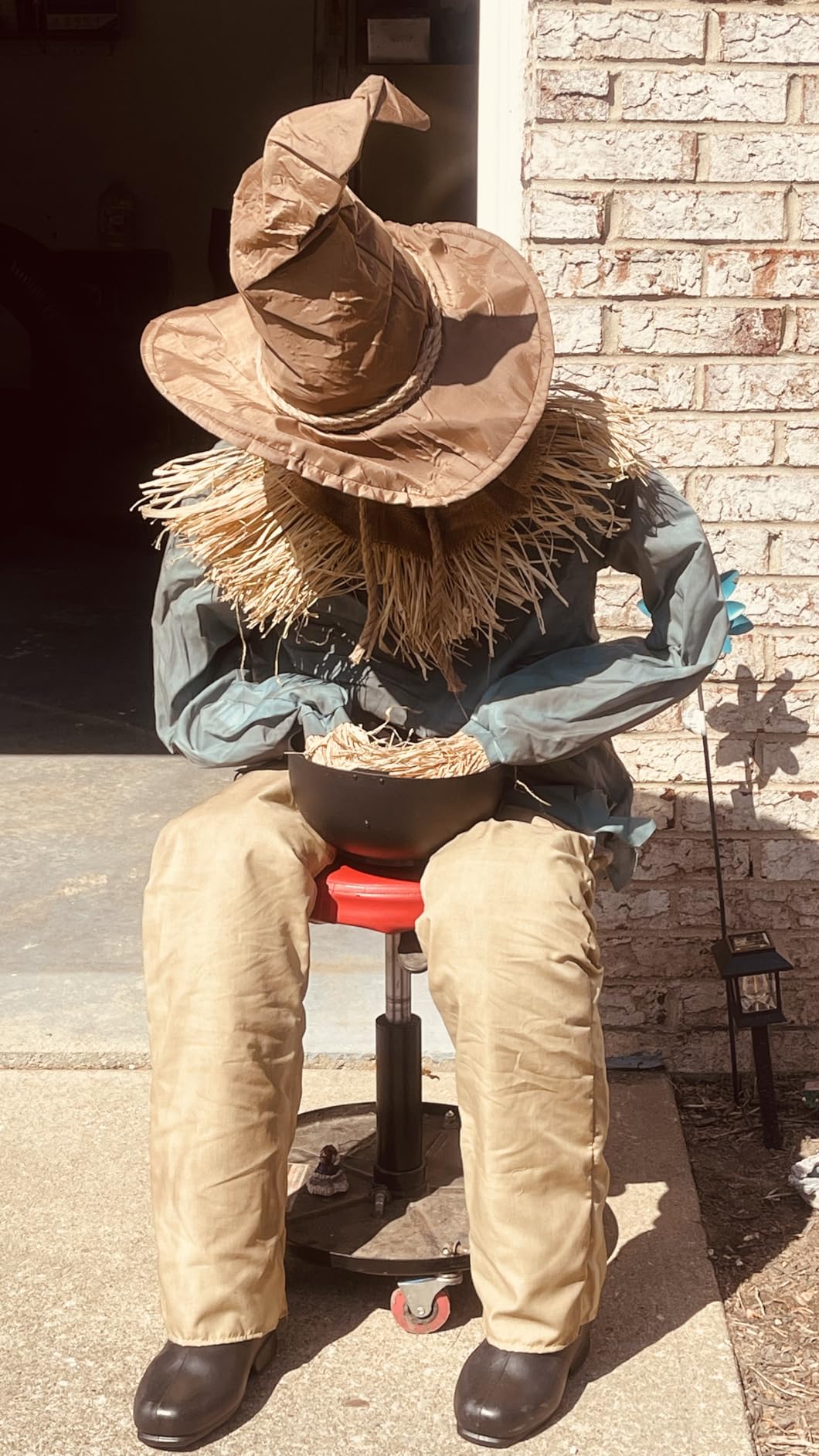 Spirit Halloween 4 Ft 6 In Scary Sitting Scarecrow Animatronic, Multicolor customer photo 2