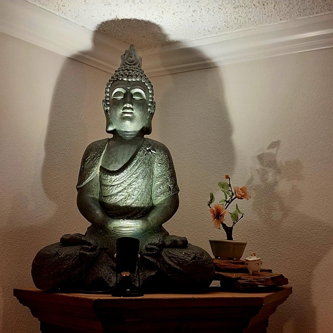 LuxenHome Large Buddha Statue Outdoor and Indoor, 22