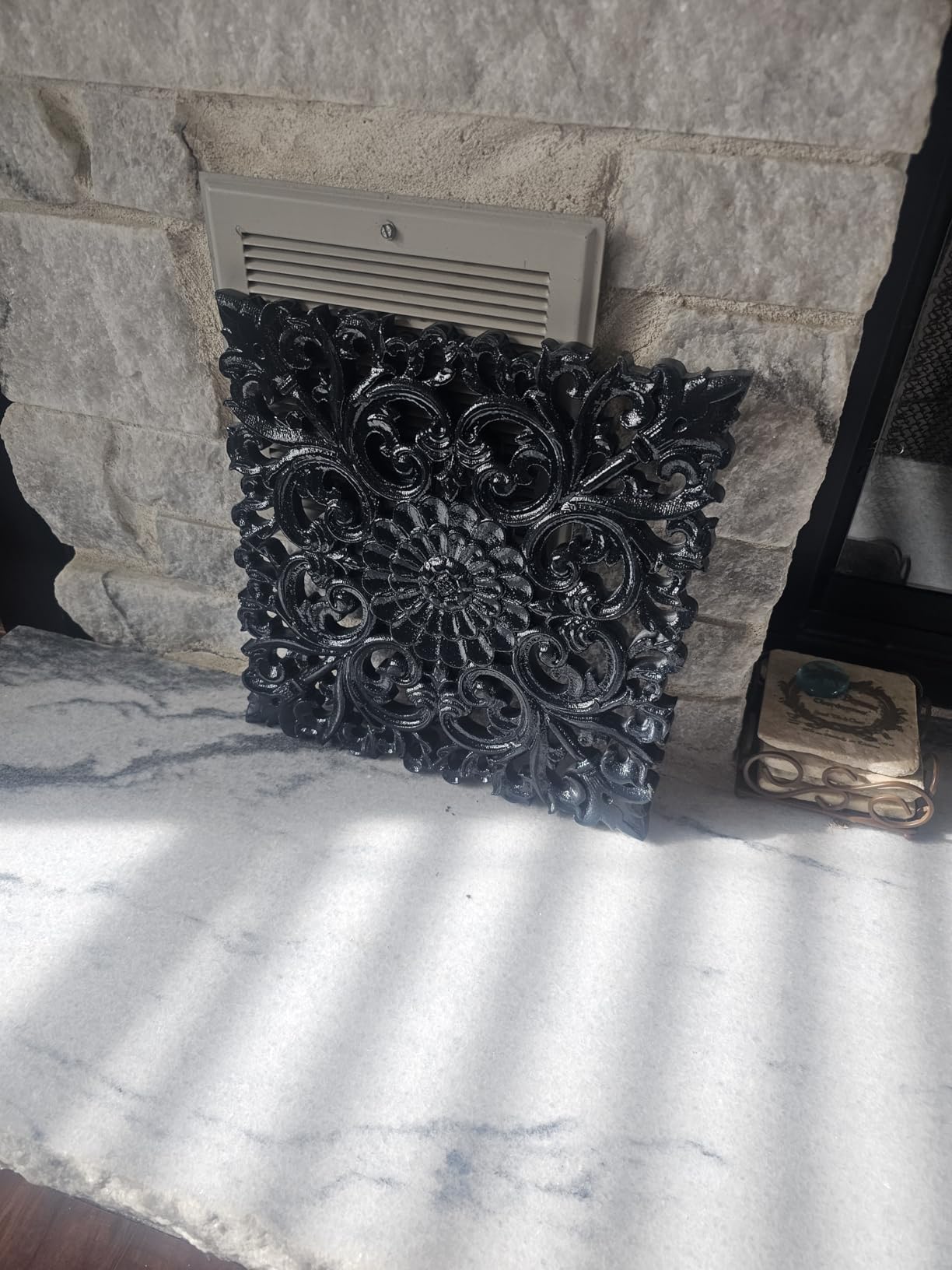 Musanpou Unique Hand Carved Wooden Wall Panels with Hanging Floral Decorations - Rustic Farmhouse Living Room and Bedroom Wall Decoration customer photo 1