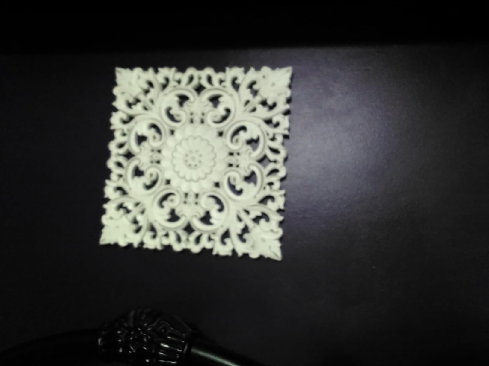 Musanpou Unique Hand Carved Wooden Wall Panels with Hanging Floral Decorations - Rustic Farmhouse Living Room and Bedroom Wall Decoration customer photo 2