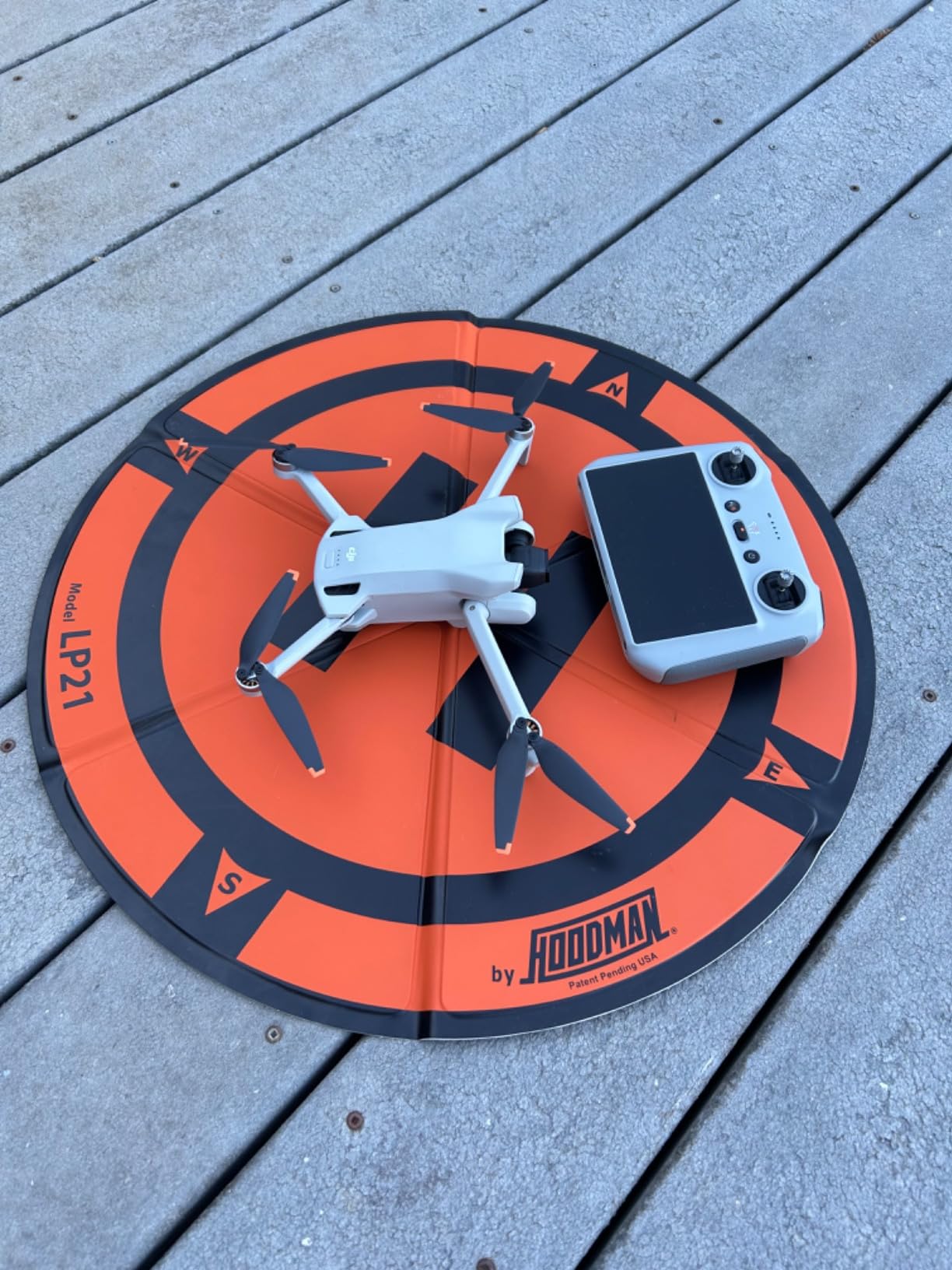 Hoodman Weighted Trifold UAV Drone Landing Pad LP21 fits Mini 4 Pro, mini 3 pro, mavic and spark. Durable, No Stakes Required, collapses to one sixth of deployed size customer photo 2