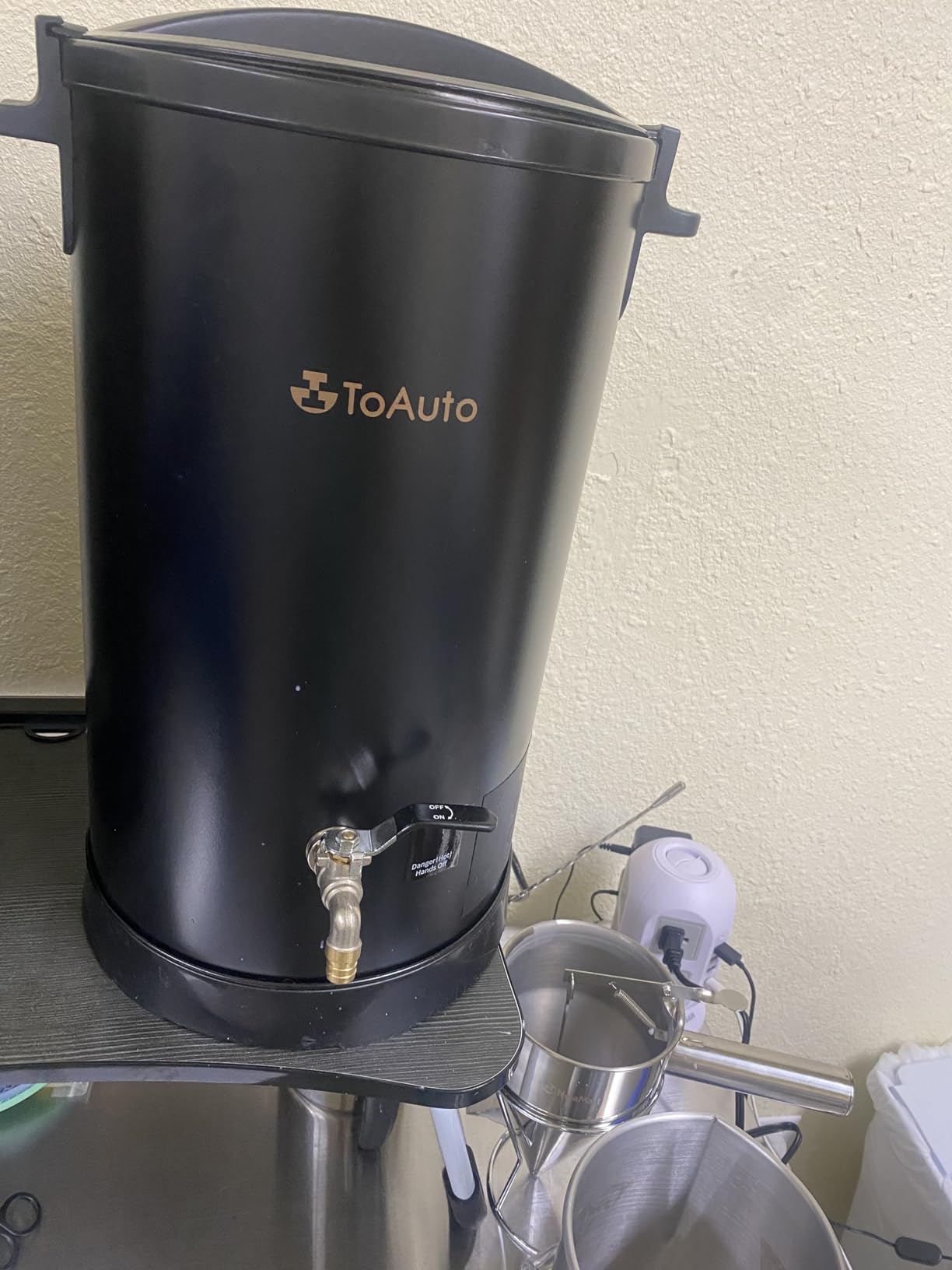 TOAUTO 20Lbs Digital Wax Melter for Candle Making Commercial Electric Wax Melting Pot with Accurate Temperature Control Panel Fast Pouring Spout Easy Clean 1100W 120V customer photo 1