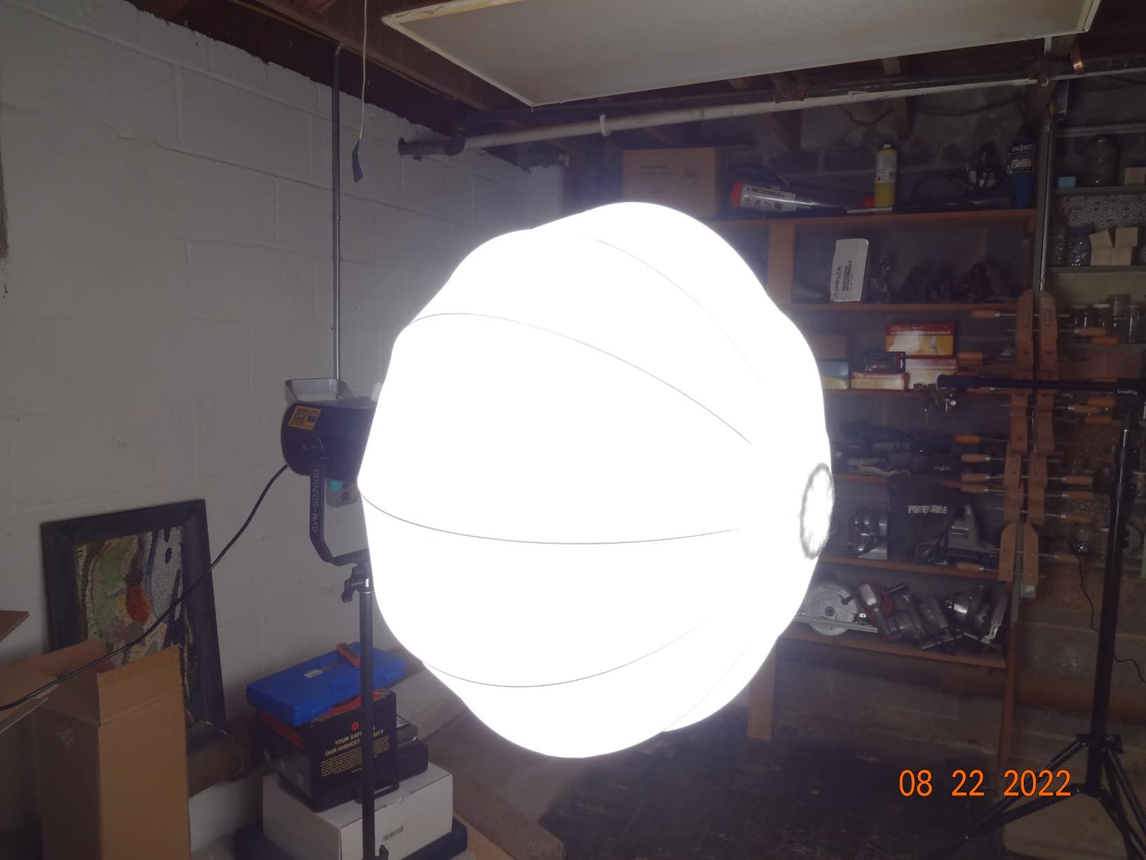 WELLMAKING 25.6inch/65cm Parabolic 16K Softbox Quick Set up and Folding, with Diffusers/Honeycomb Grid/Bag,Compatible with Bowens Mount Light for Portrait or Product Photography Studio Flash Monolight customer photo 1