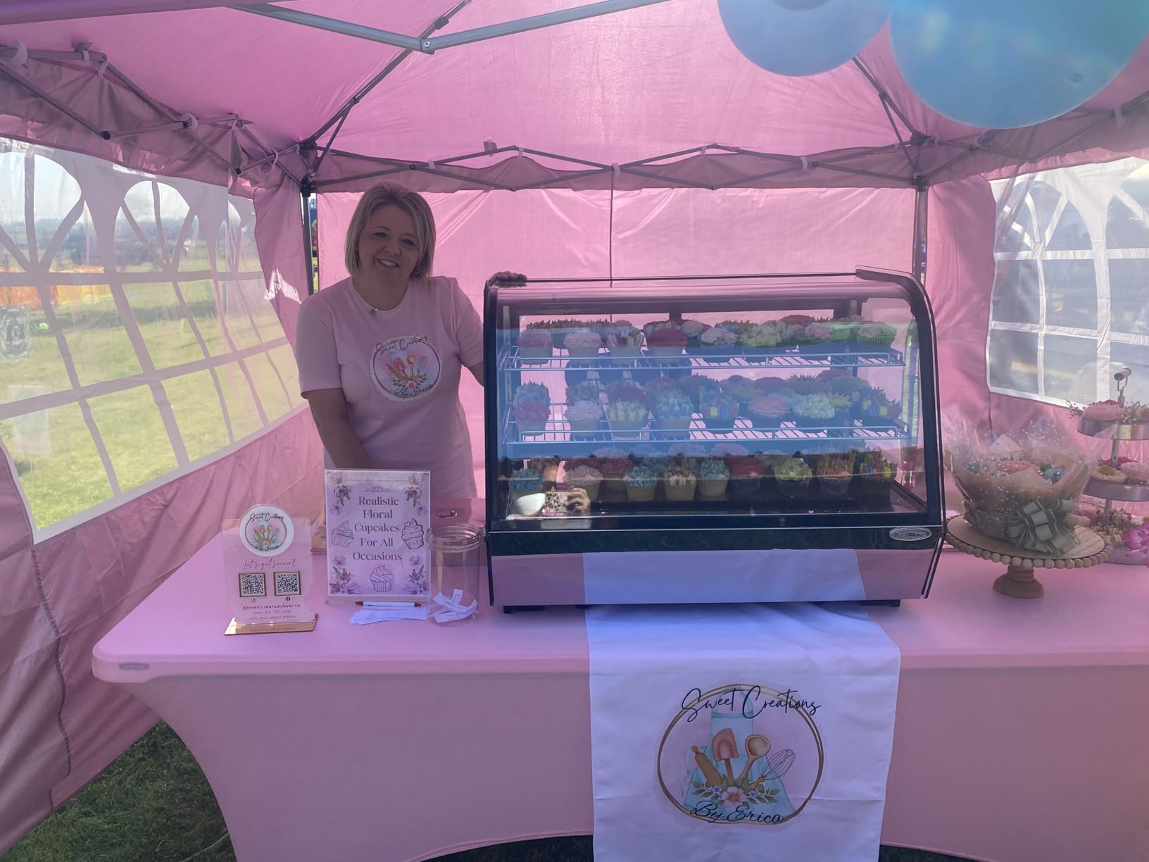 KoolMore 60 in. Refrigerated Bakery Display Case with Clear Glass Front, Sliding Rear Doors, LED Lighting, Adjustable Temperature, and Dual Shelving for Baked Goods in White, 8 cu. ft. (CDC-8C-WH) customer photo 1