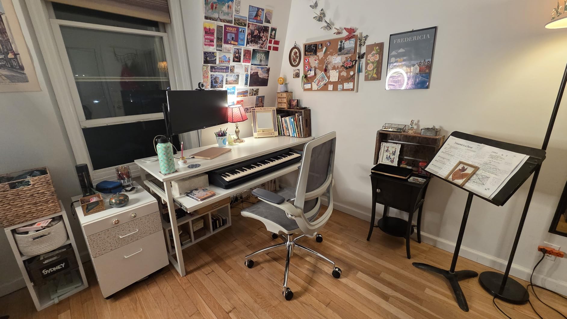 Music Studio Desk with Keyboard Tray and Height Adjustment Bracket, for Full 88 Keys (Music Producer Desk) (Black, 88 Keys) customer photo 1