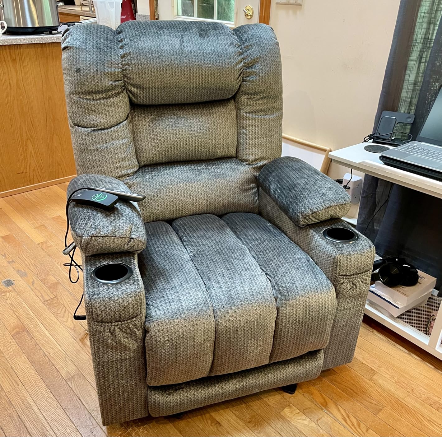 MCombo Recliner Chair for Adults, Zero Gravity Recliner with Massage and Heat, USB & Type C Ports, Cup Holders for Living Room 6079 (Gray) customer photo 2