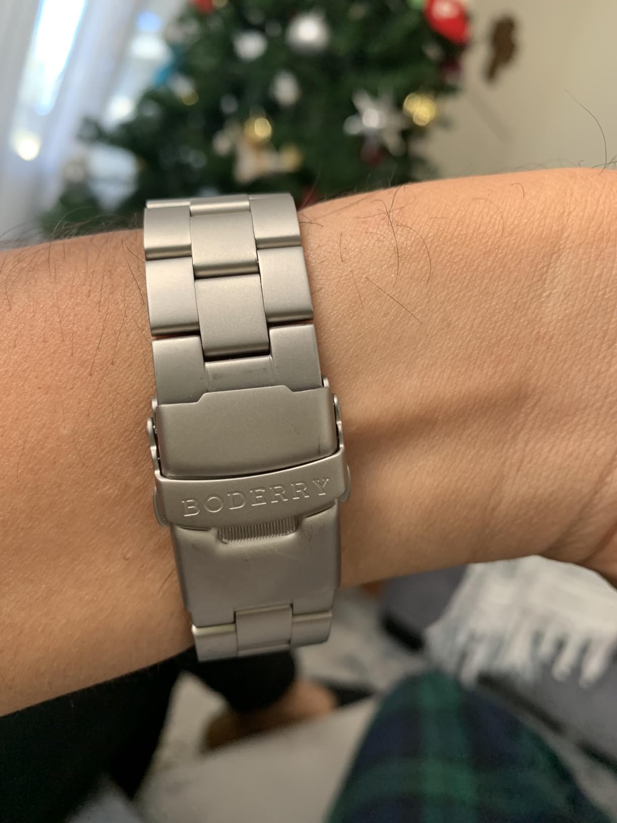 BODERRY Men's Watch Titanium Automatic Field Watch 40mm Military Watch Day Date Function 100M Waterproof with Titanium Bracelet Japanese Mechanical Movement & Screw Down Crown-Voyager customer photo 2