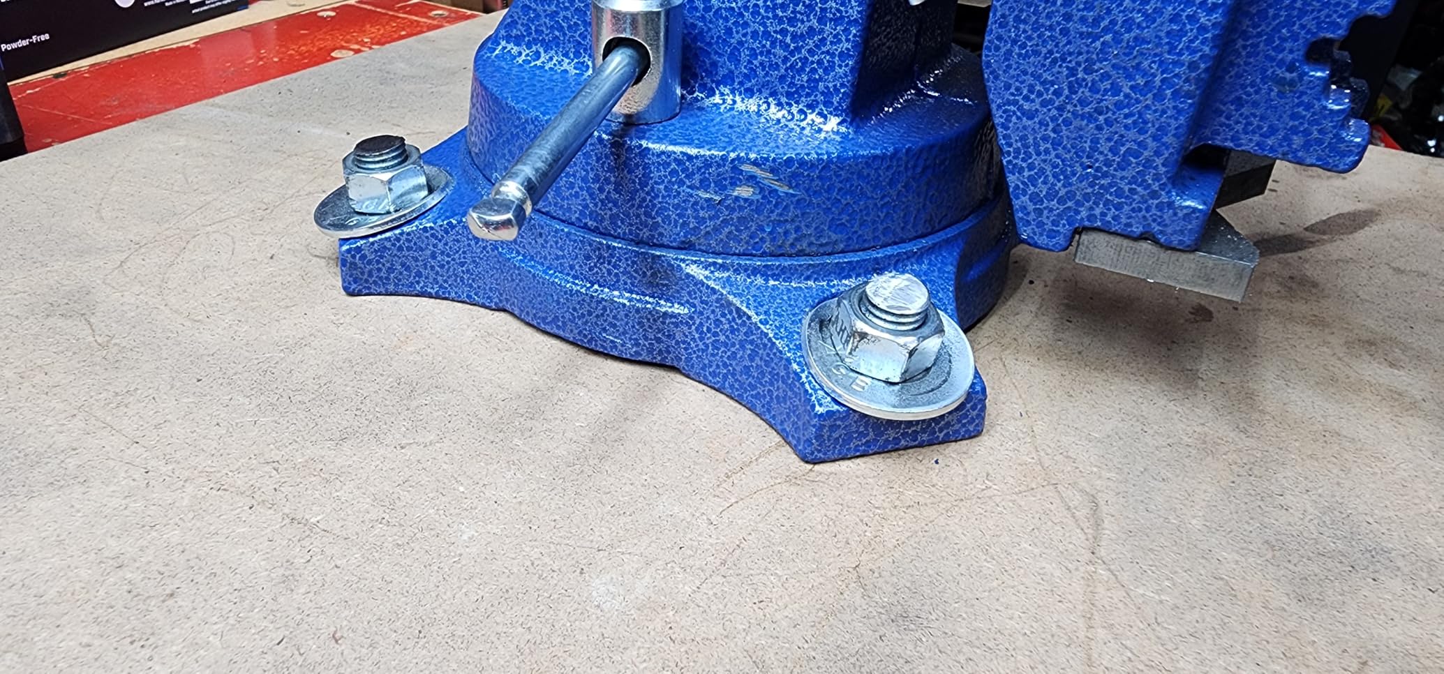 VEVOR Bench Vise 6 Inch, Double Swivel Rotating Heavy Duty Vise Head/Body Rotates 360° customer photo 2