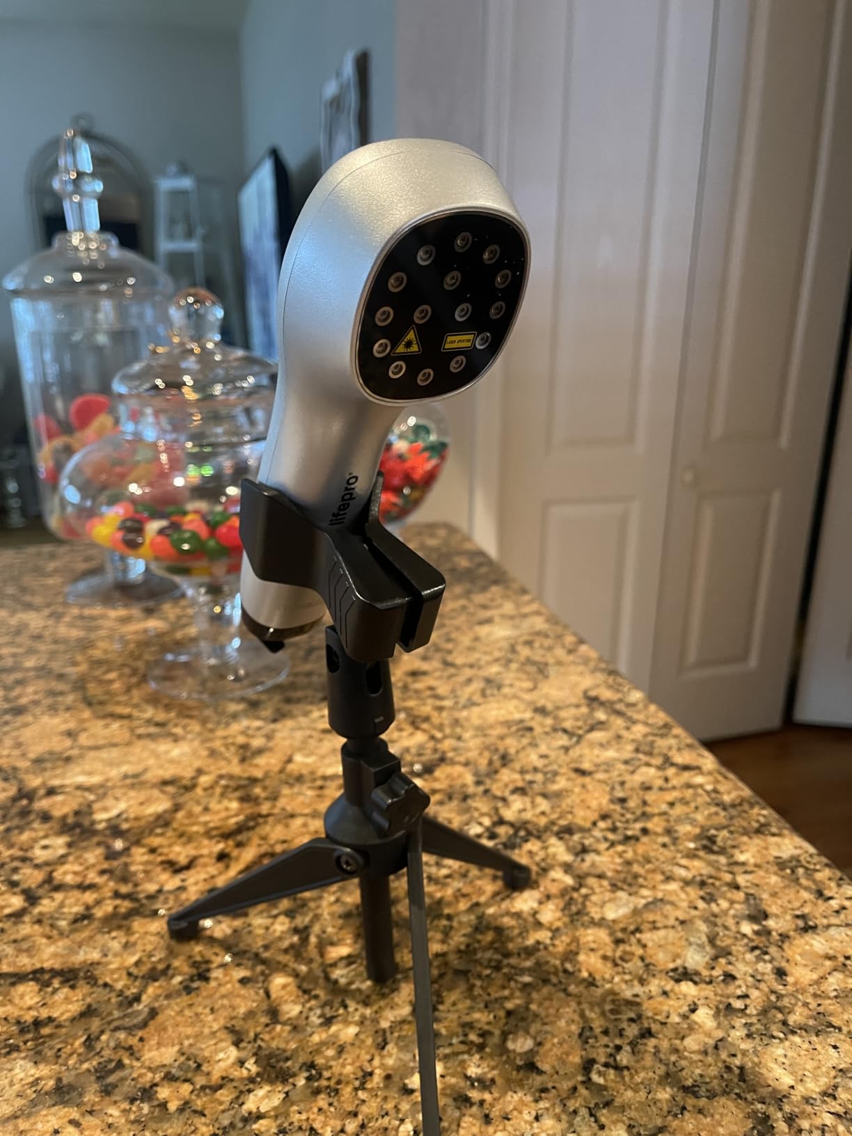 Lifepro Infrared & Red Light Therapy for Body Joints & Muscles Wellness Support, Portable Red Light Therapy Device, Near Infrared Light Therapy for Body & Face - Use 3 wavelengths customer photo 2