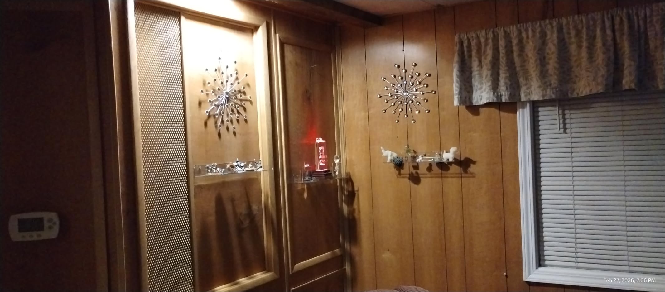 ZEXUIRU 2 Pack Gold Abstract Wall Decor - Metal Crystal Wall Art with Sparkling Rhinestones, 16.5