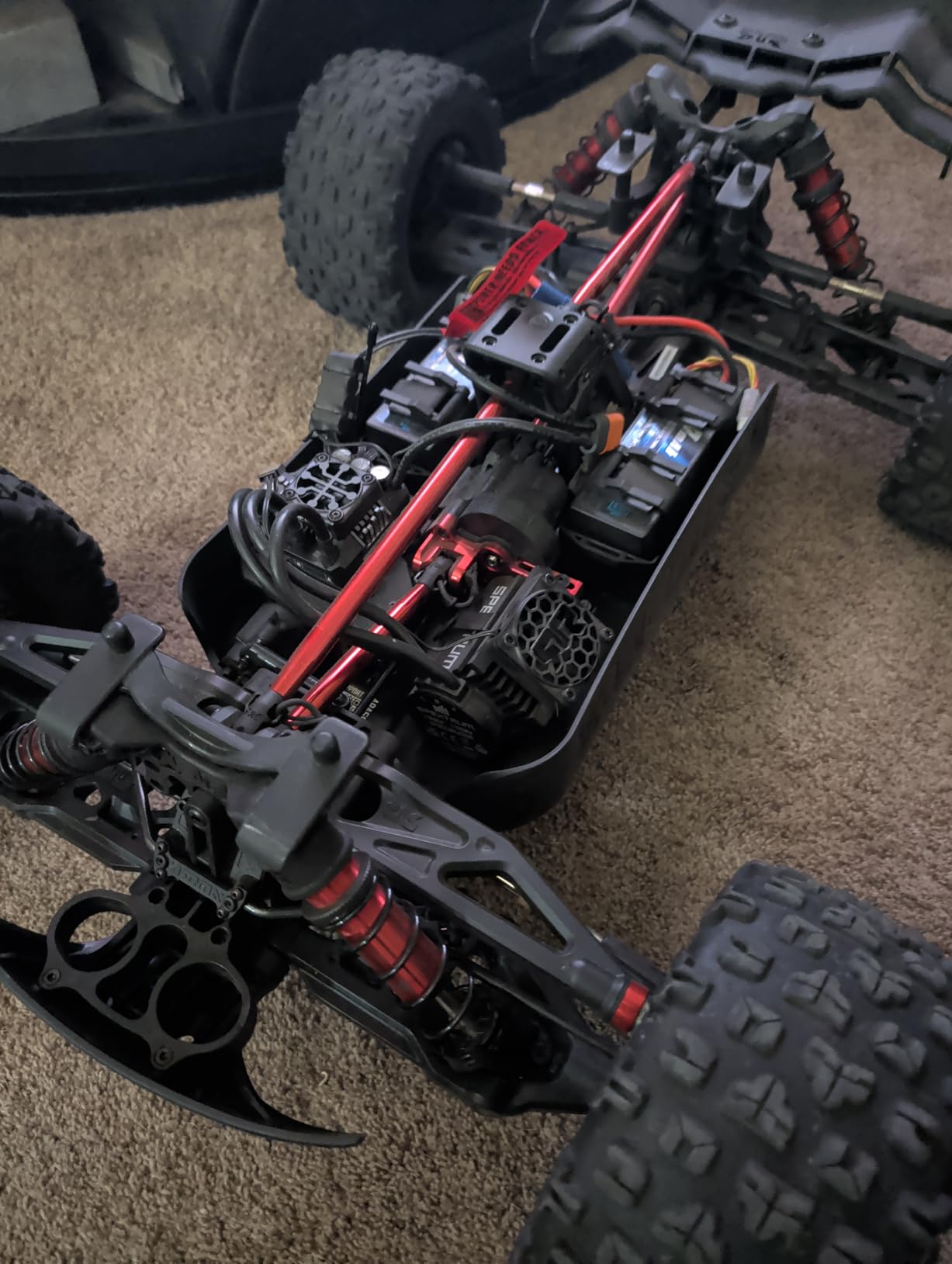 ARRMA KRATON 4X4 8S BLX 1/5 Speed Monster Truck Black, RTR (Transmitter and Receiver Included, Batteries and Charger Not Included) customer photo 1