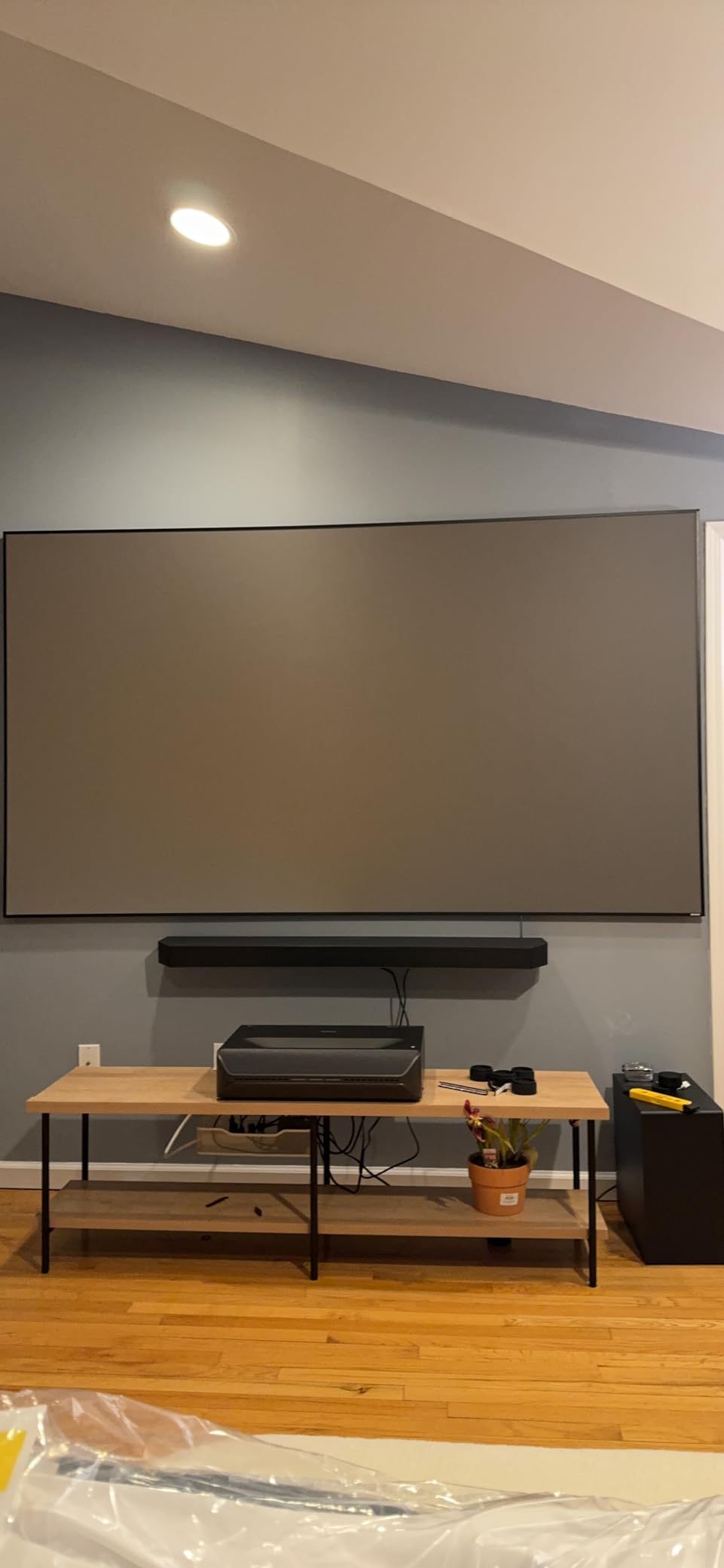 NexiGo 100-Inch Fresnel Projector Screen for Bright Day Light Use, 85% Ambient Light Rejecting ALR Projection Screen for Ultra Short Throw Projector, 16:9 Fixed Frame, Active 3D, HDR customer photo 1