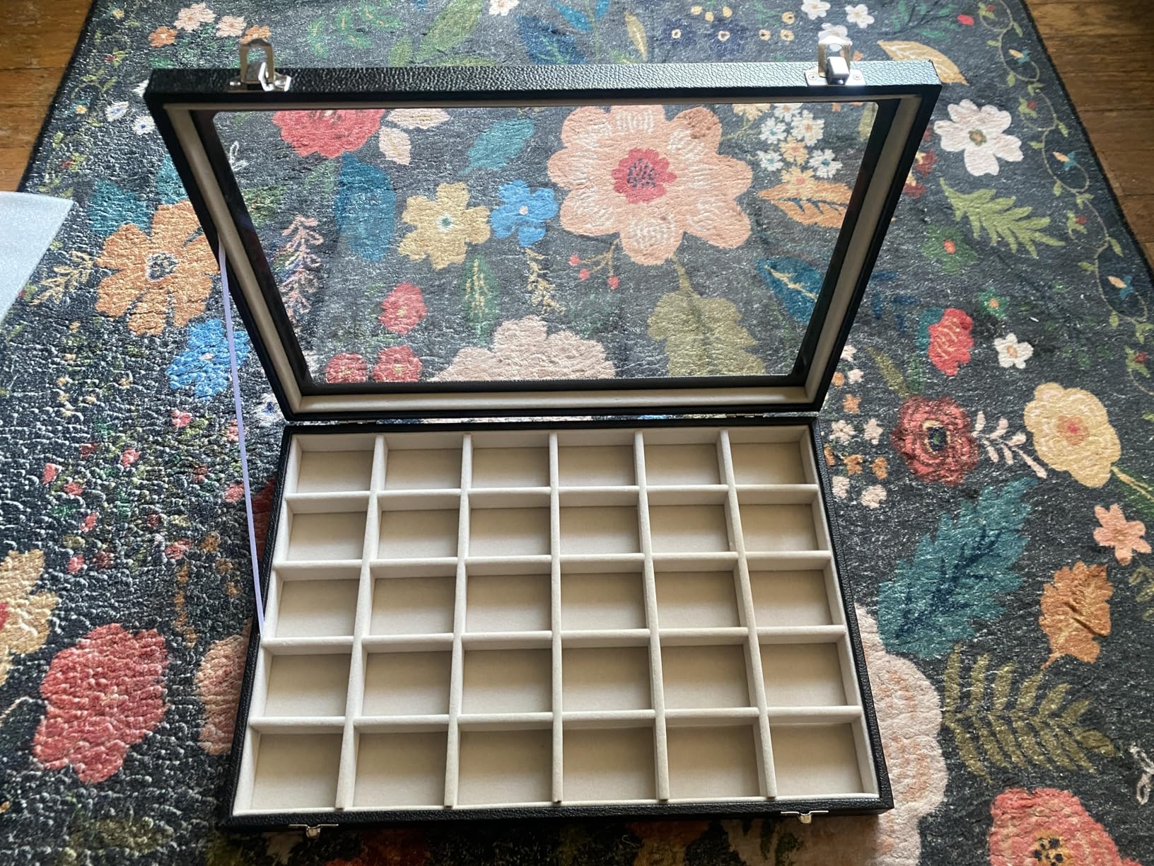 Stratalife Jewelry Organizer Bracelet Holder Organizer Box Earring Storage Drawer Jewelry Display Anti Tarnish Ring Holder For Women Girls 12 Grid (Beige Black) customer photo 2