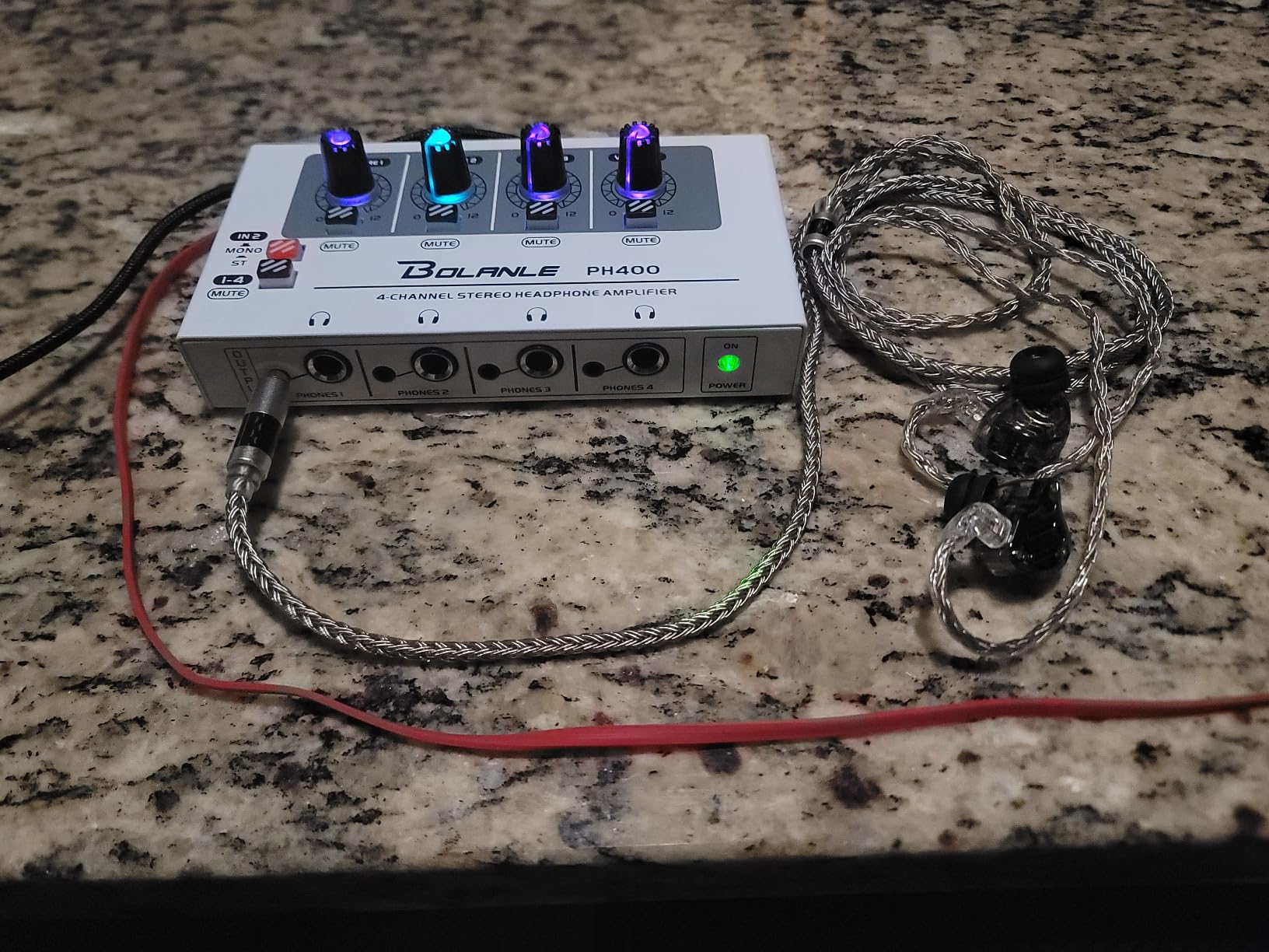 Bolanle PH800 8-Channel Headphone Amplifier with High Output Power, 16-Output Headphone Splitter customer photo 1
